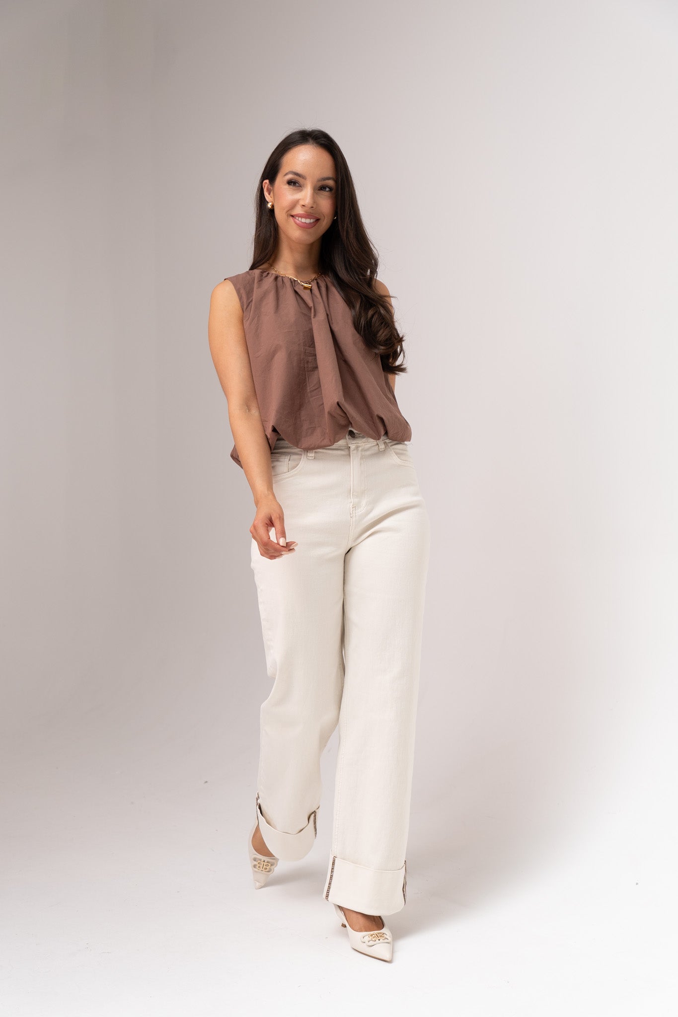 Iris Bubble Hem Top In Coffee