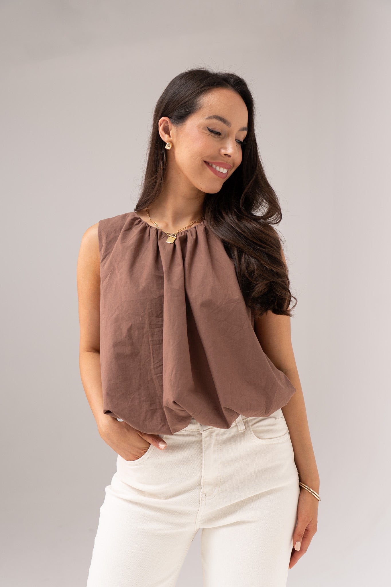 Iris Bubble Hem Top In Coffee