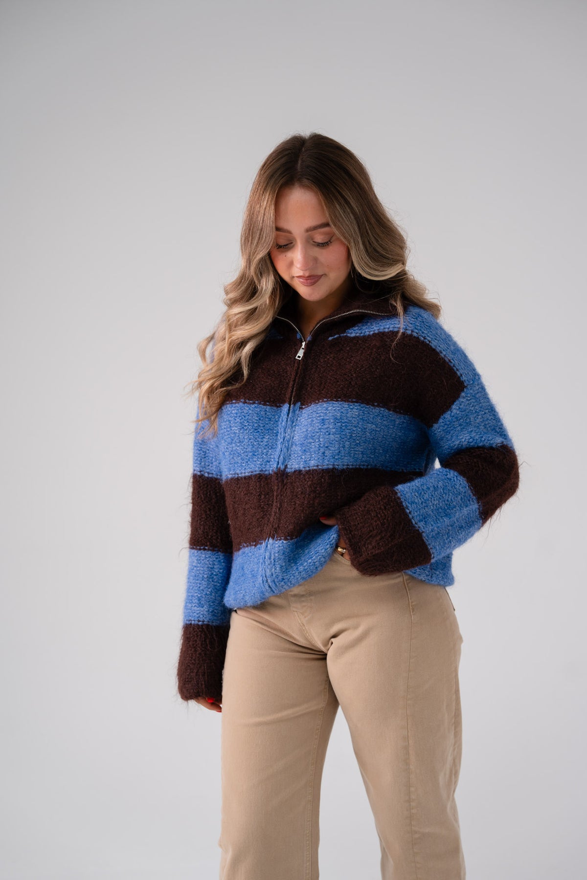 Iris Zip Cardigan In Coffee & Blue