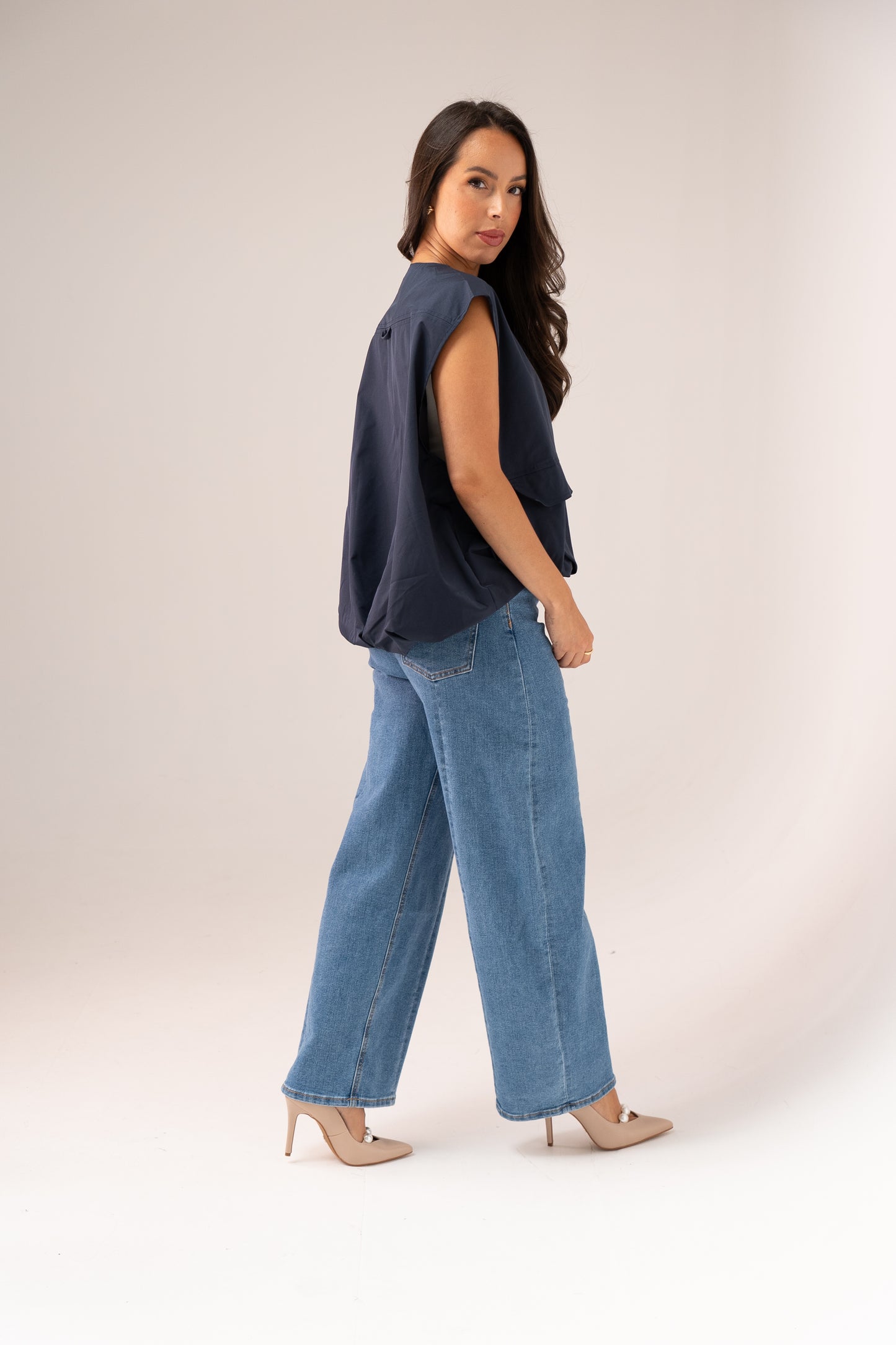 Jane Sleeveless Zip Jacket In Navy