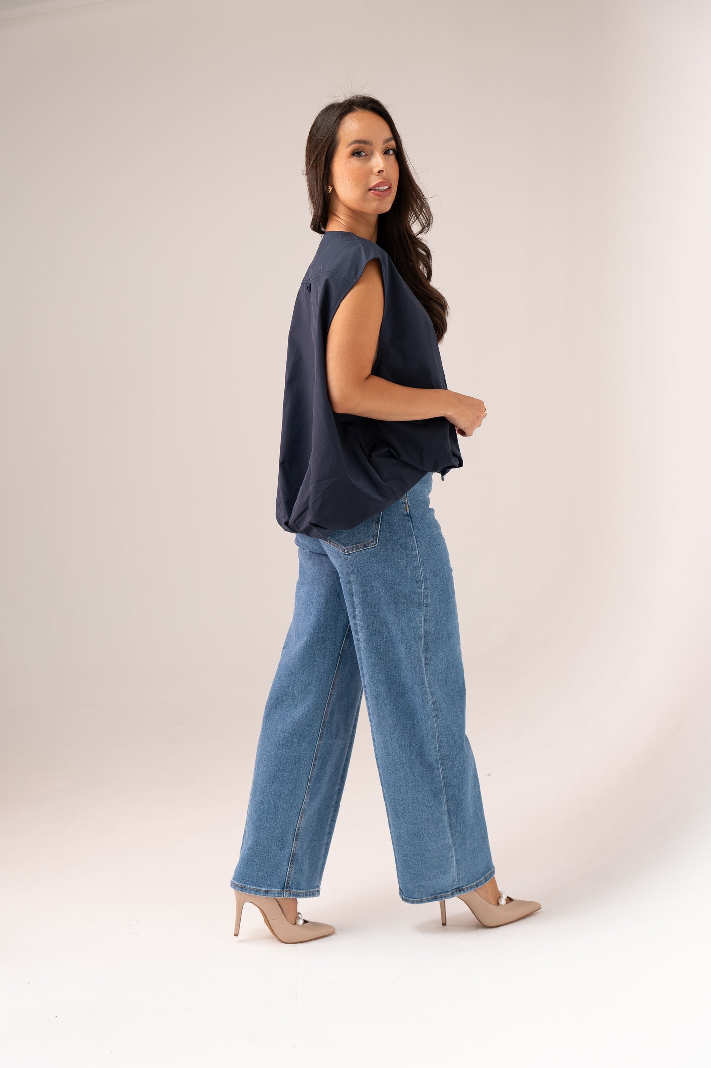 Jane Sleeveless Zip Jacket In Navy