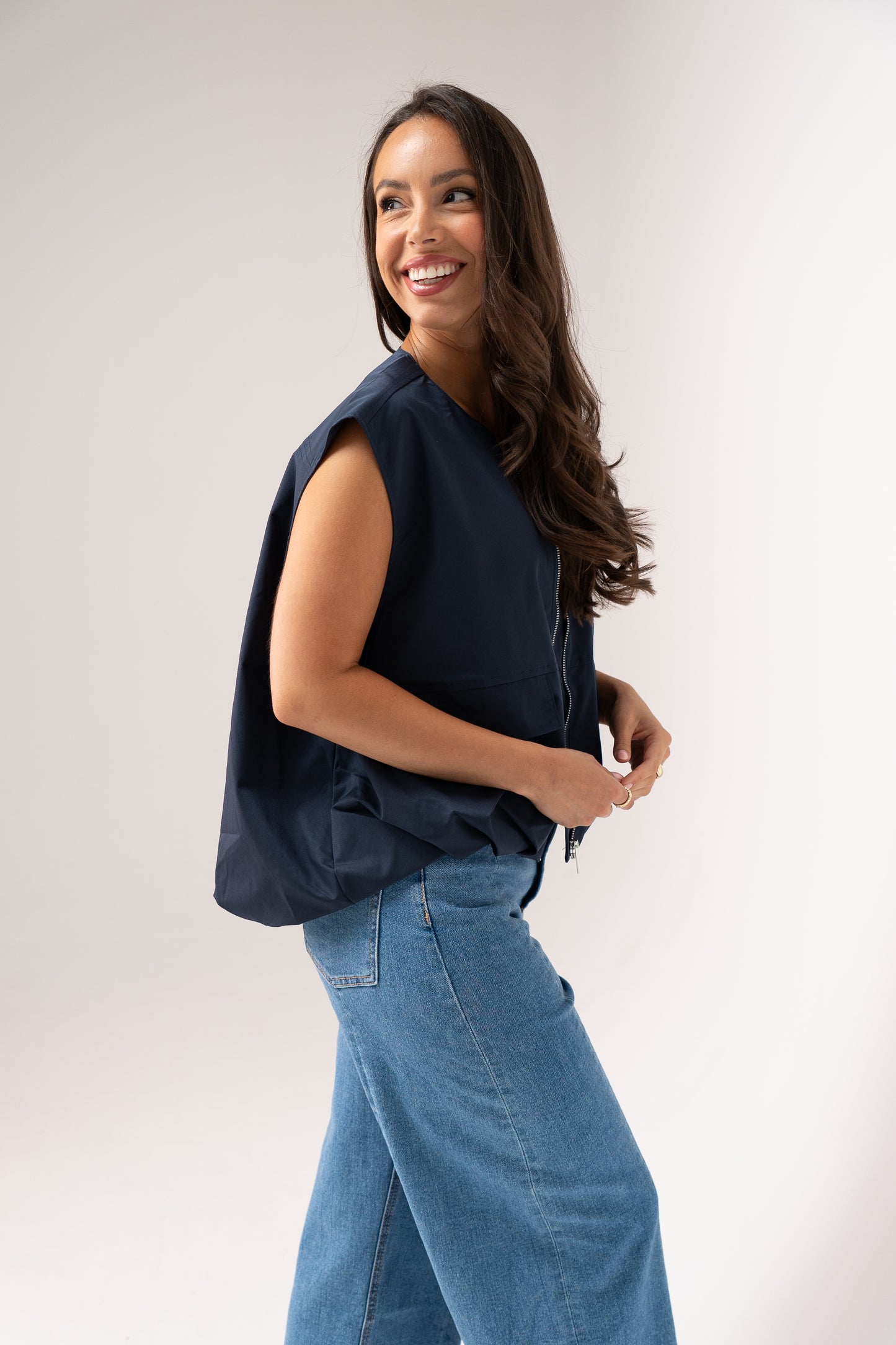 Jane Sleeveless Zip Jacket In Navy