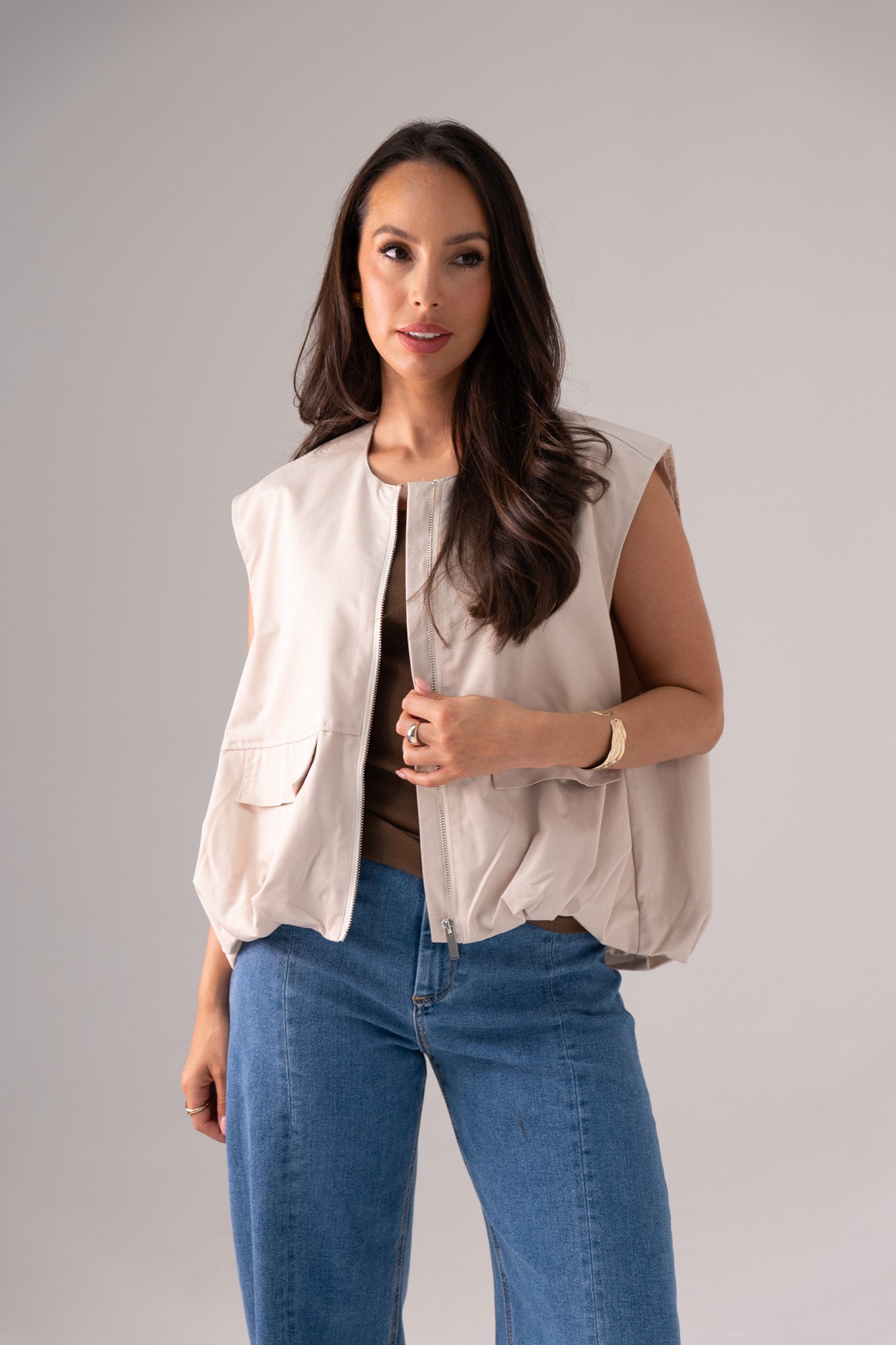 Jane Sleeveless Zip Jacket In Neutral