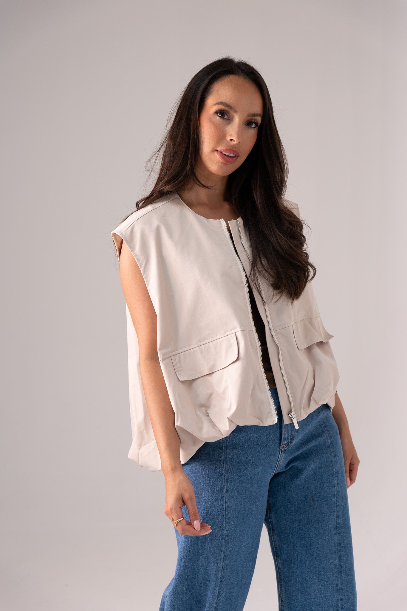 Jane Sleeveless Zip Jacket In Neutral
