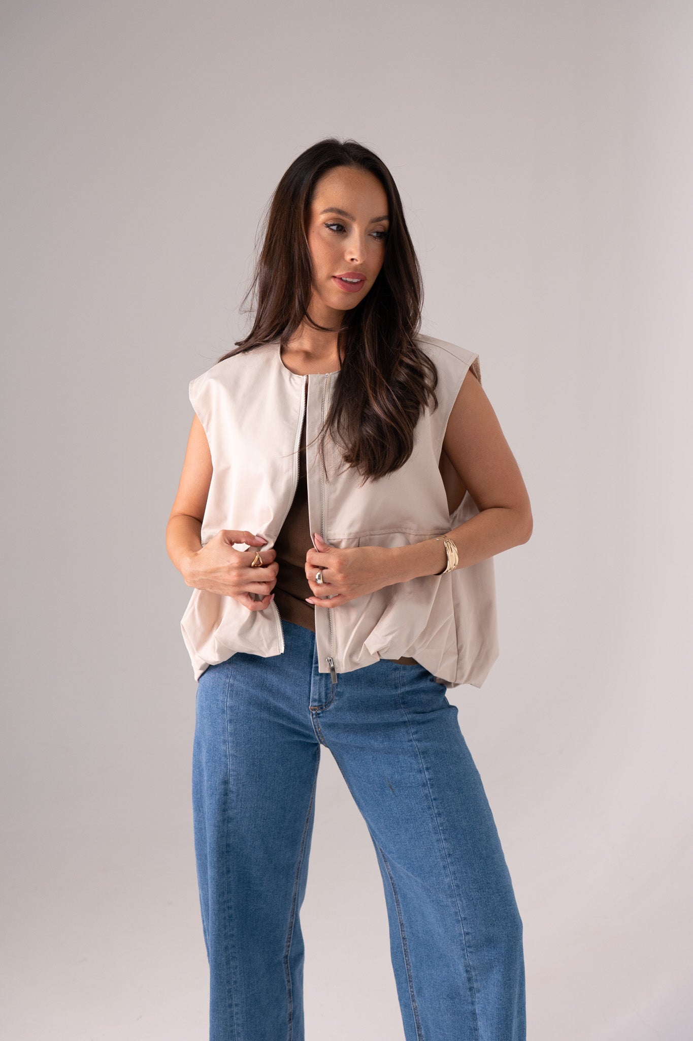 Jane Sleeveless Zip Jacket In Neutral