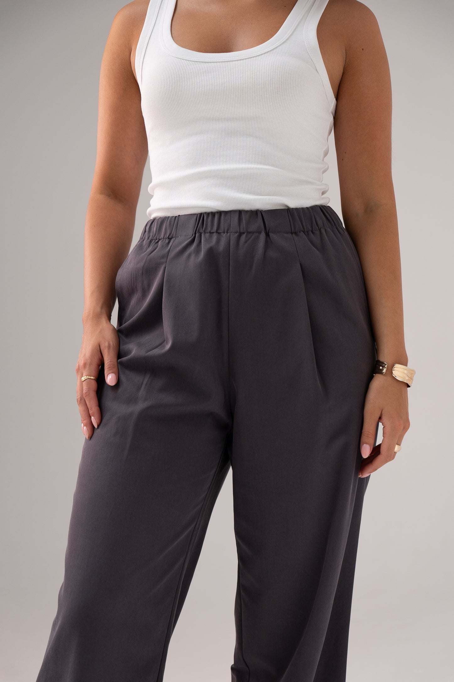 Jasmine Straight Leg Trousers In Grey