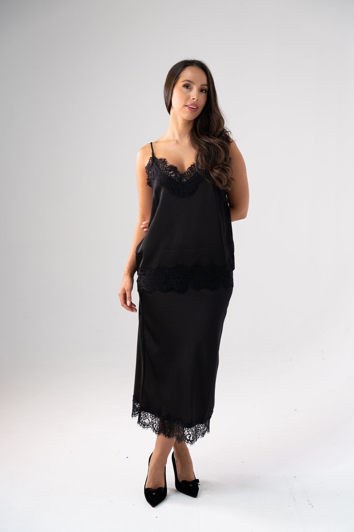 Kate Lace Trim Slip Skirt In Black