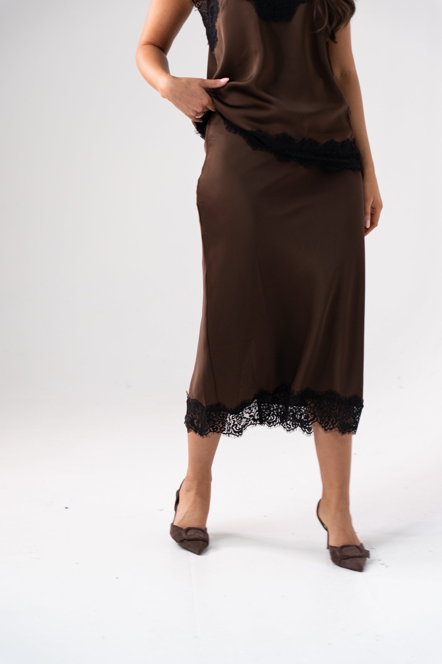 Kate Lace Trim Slip Skirt In Chocolate