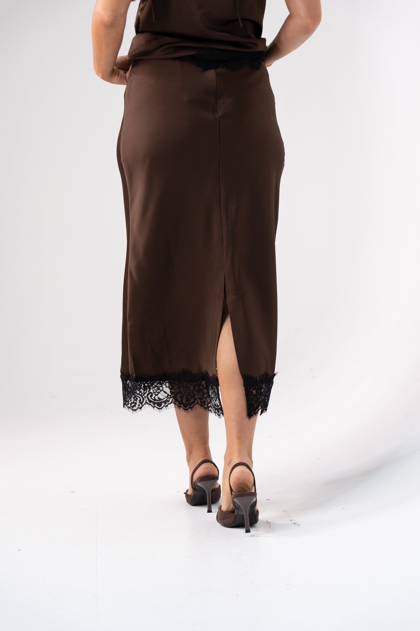 Kate Lace Trim Slip Skirt In Chocolate