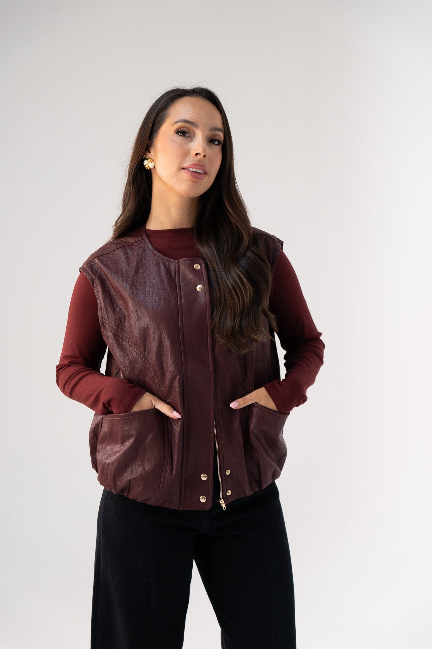 Kendra Faux Leather Sleeveless Jacket In Bordeaux