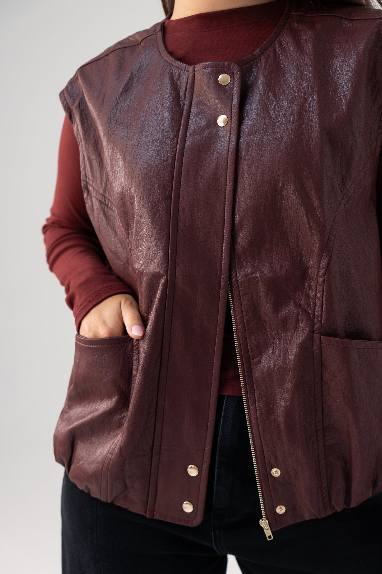 Kendra Faux Leather Sleeveless Jacket In Bordeaux