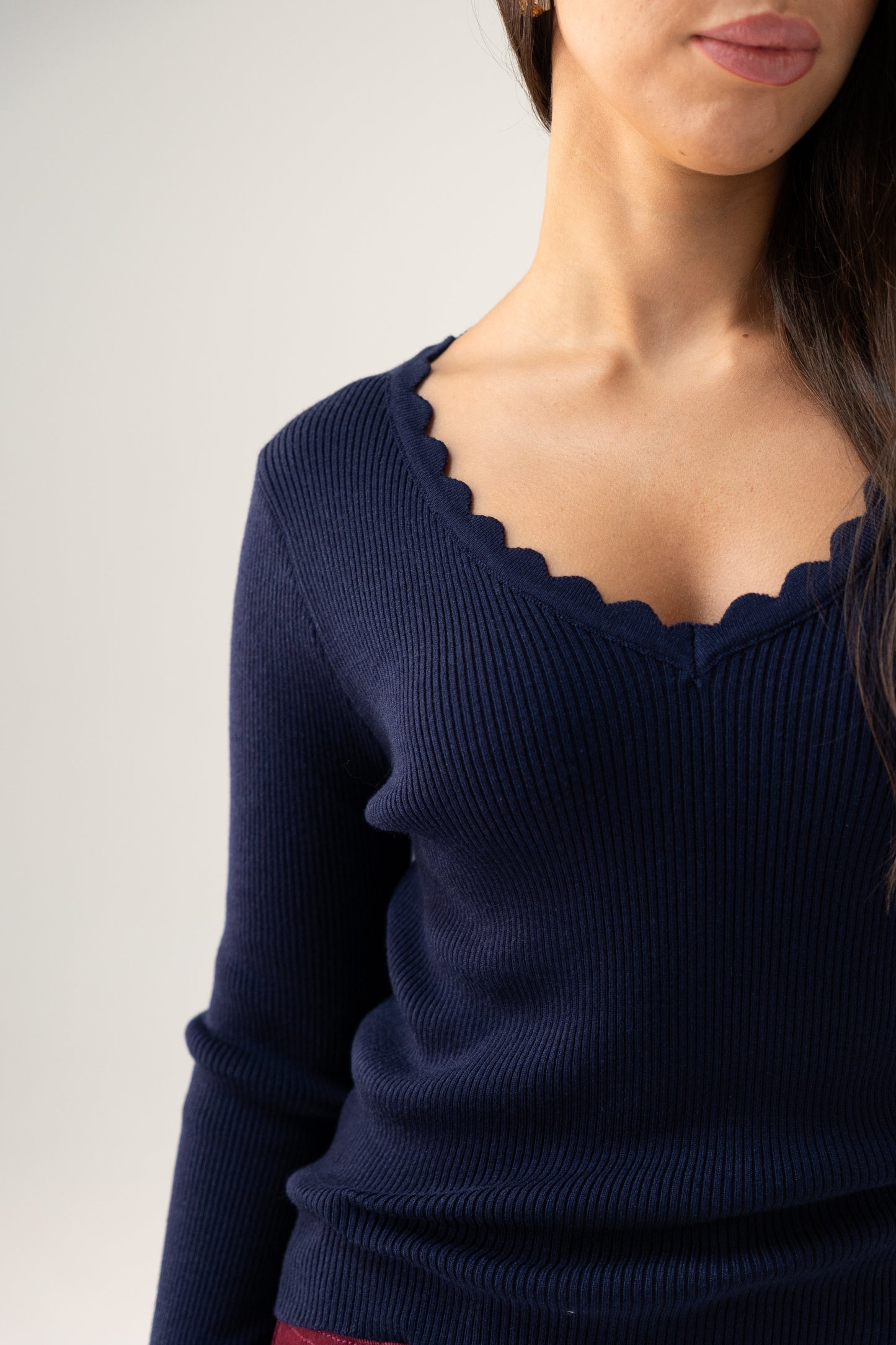 Kendra Scallop Trim Top In Navy