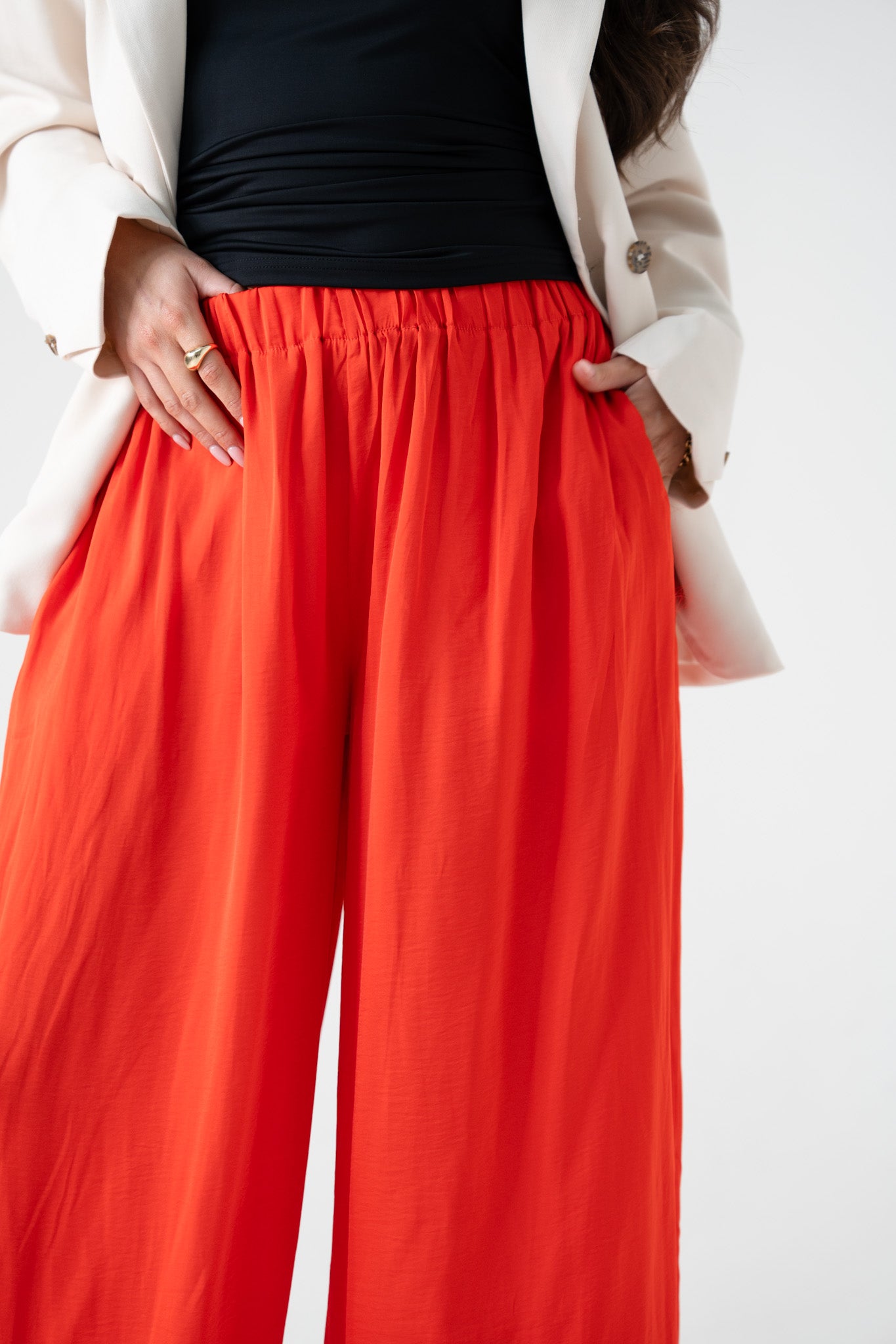 Kendra Wide Leg Trousers In Red