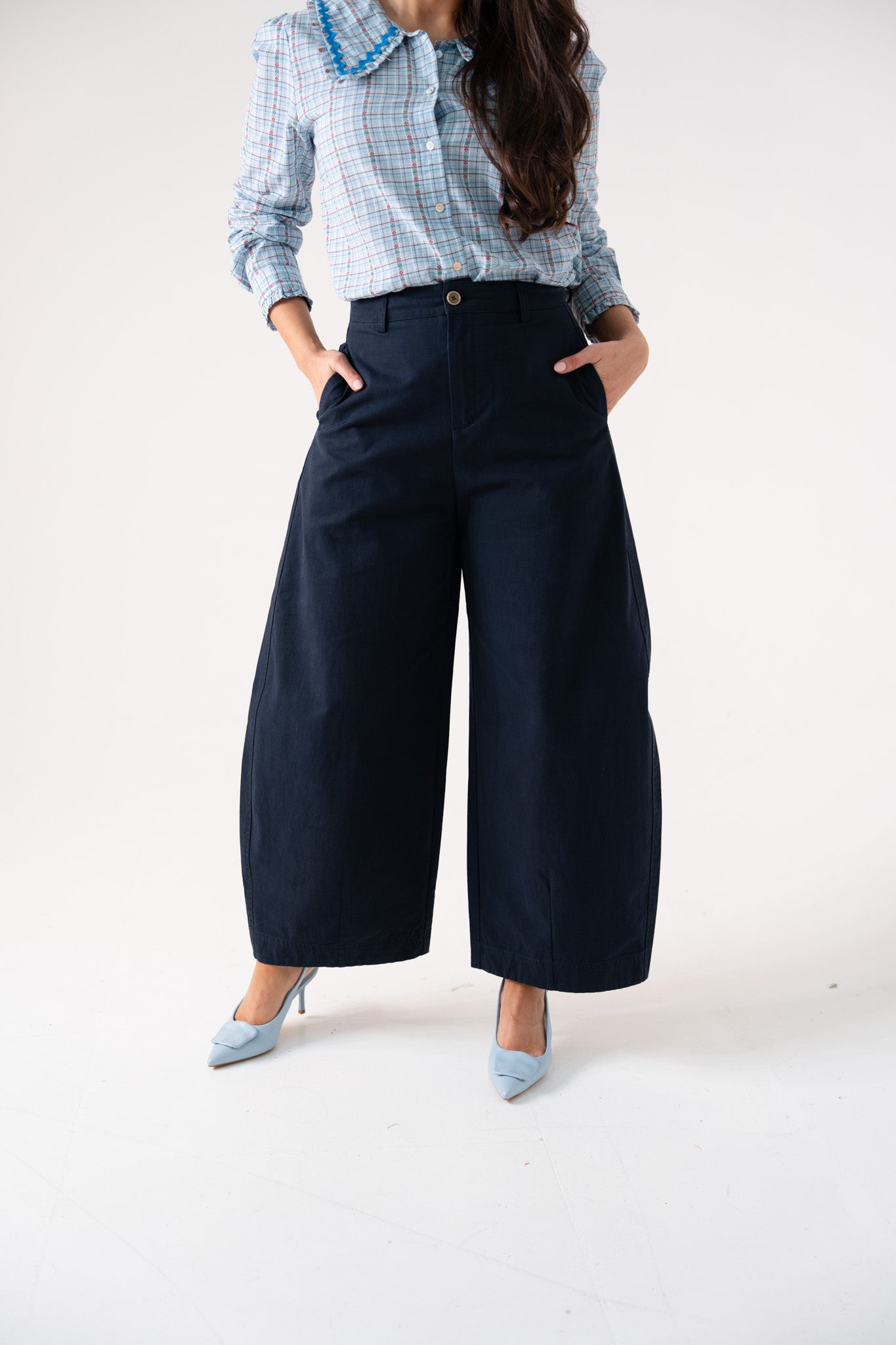 Kiera Barrell Trousers In Navy