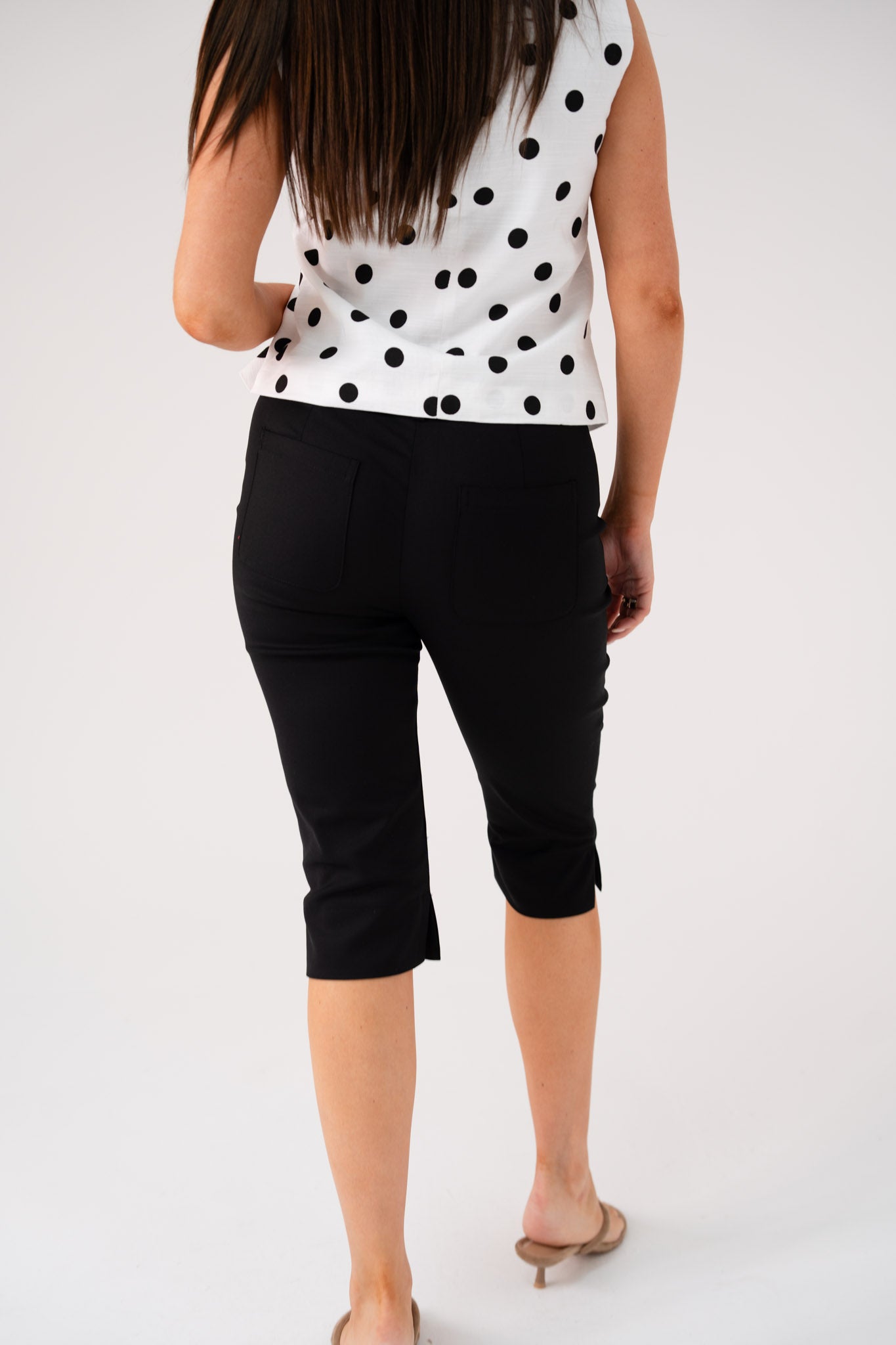 Kiera Capri Trousers In Black