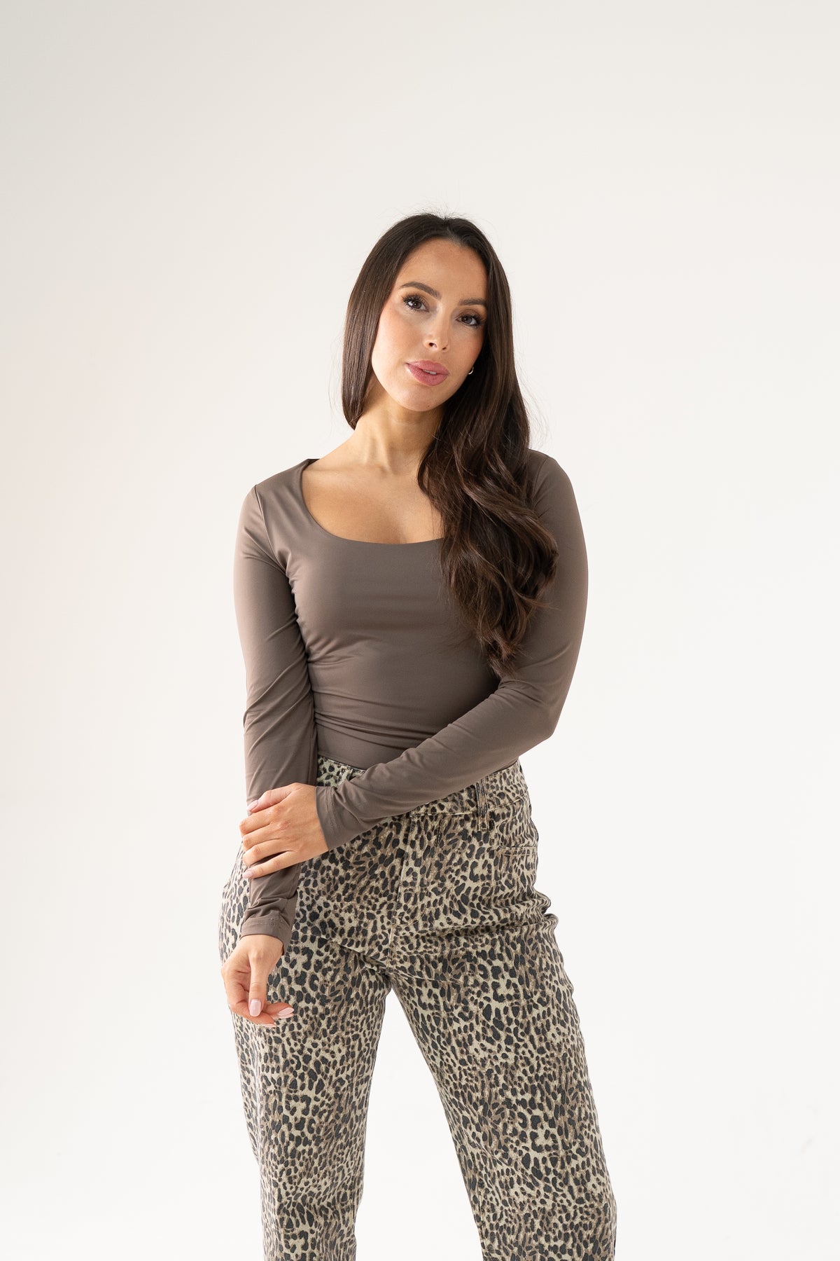 Love Laura Scoop Neck Top In Chocolate