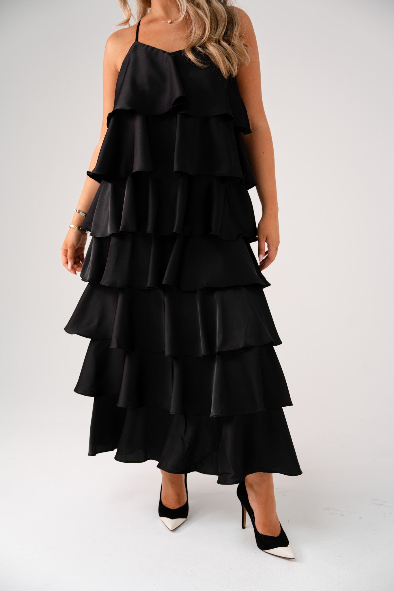 Love Laura Tiered Midi Dress In Black