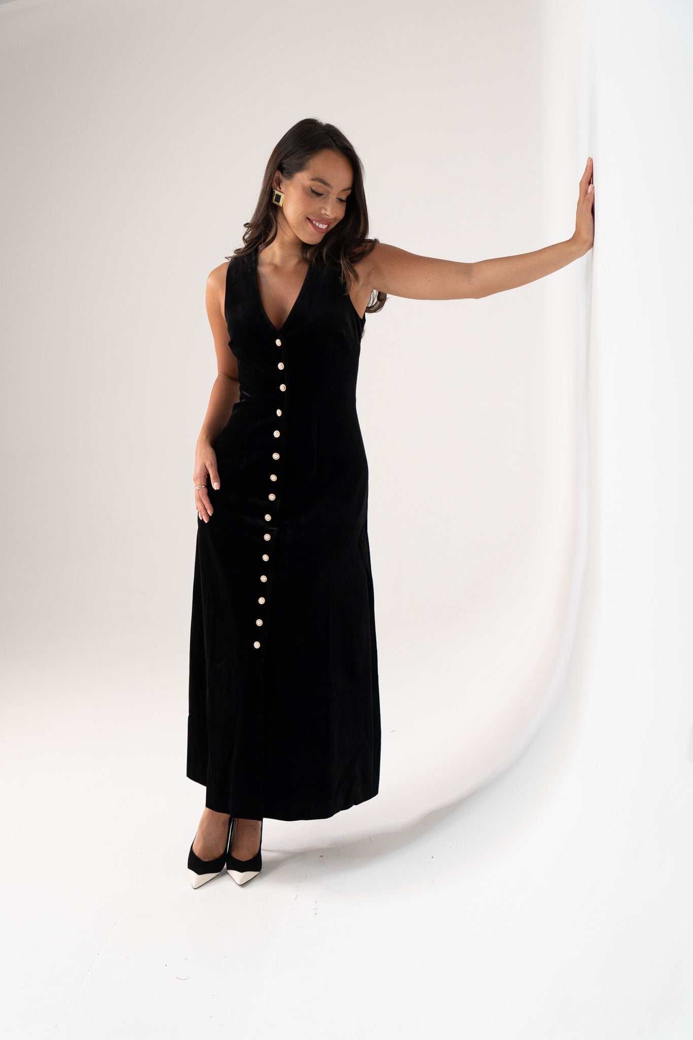 Love Laura Pearl Button Velvet Dress In Black