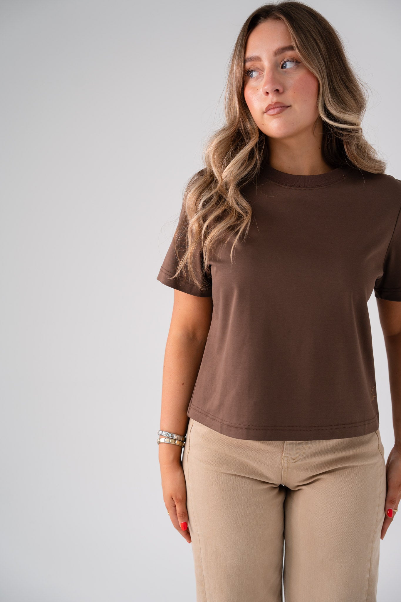 Love Laura Basic T-Shirt In Chocolate
