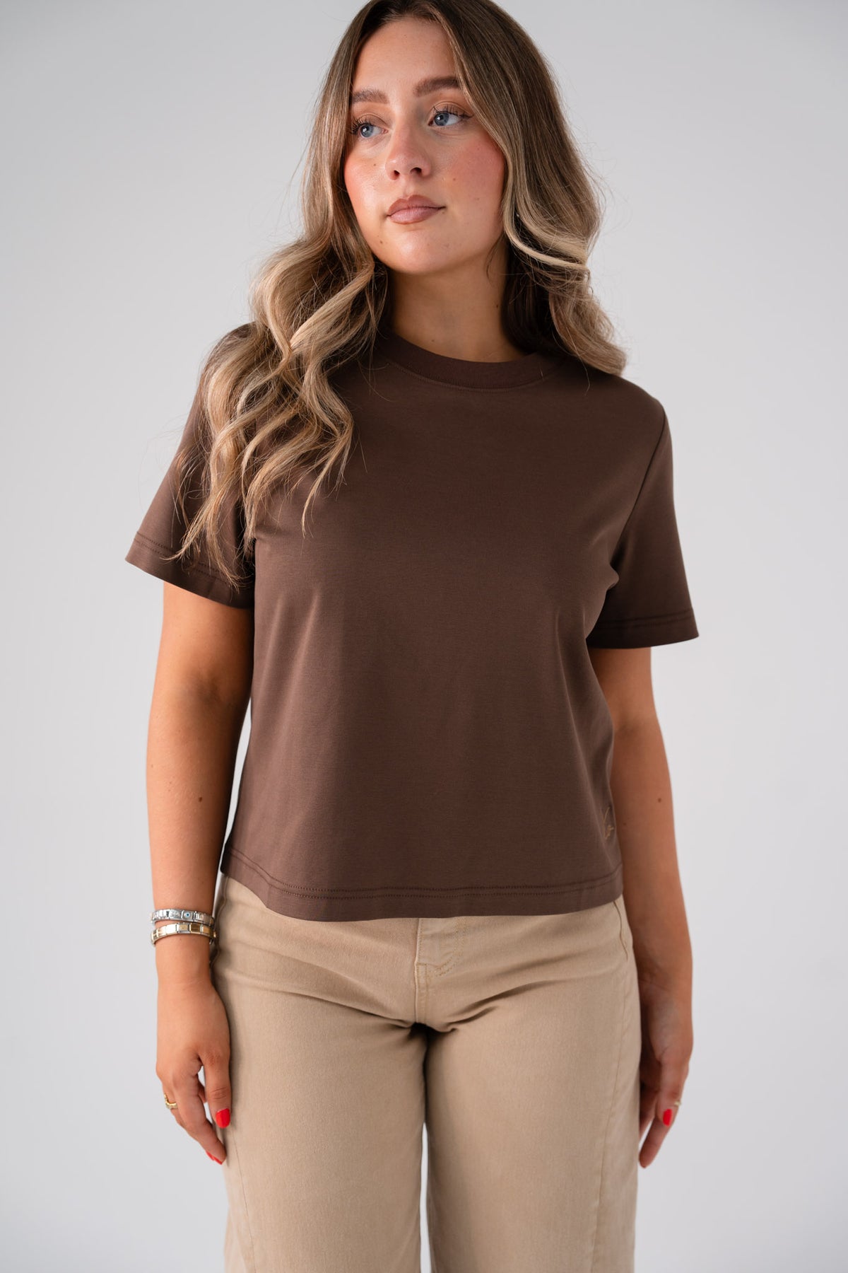 Love Laura Basic T-Shirt In Chocolate