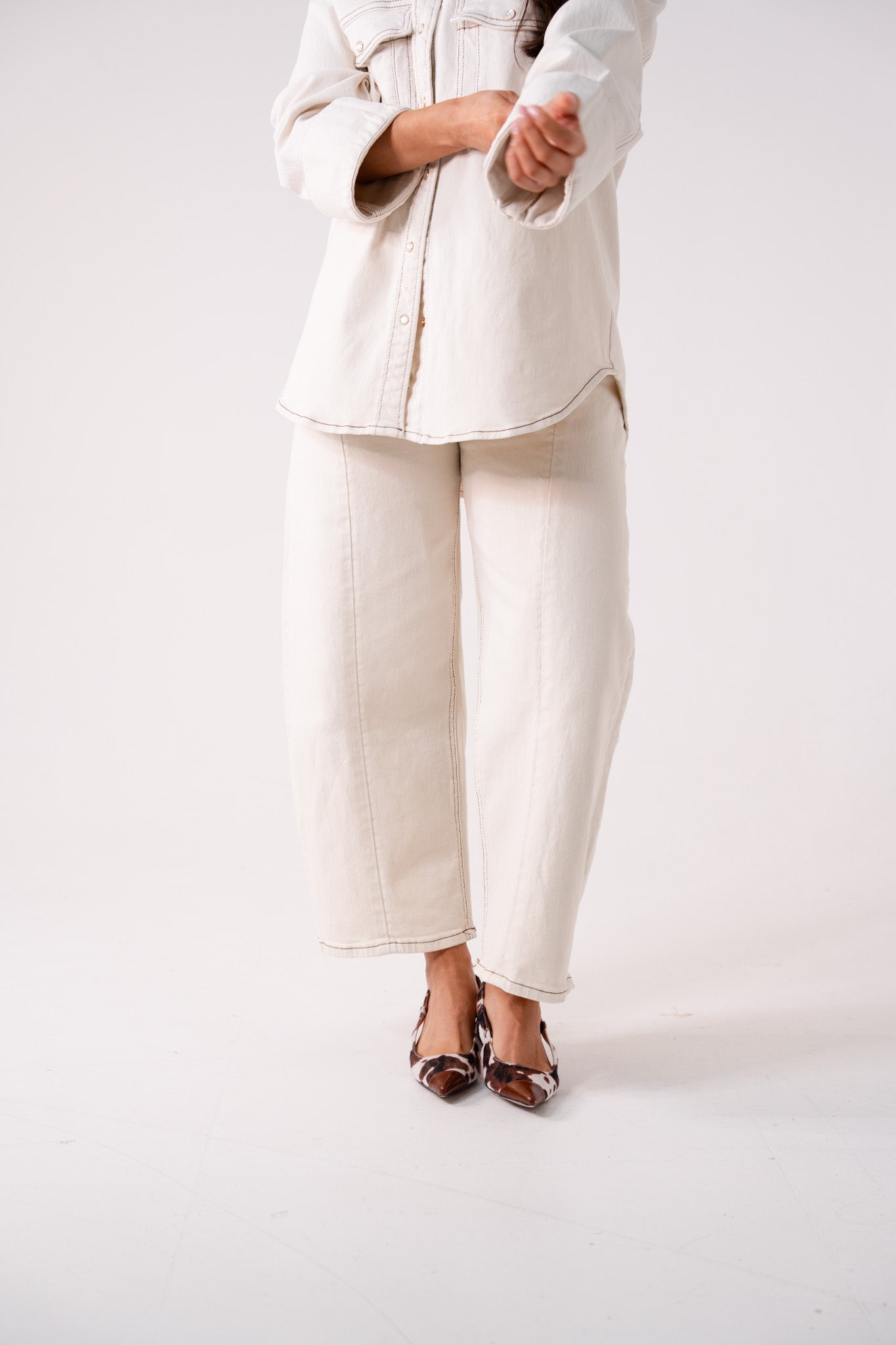 Love Laura Chocolate Stitched Jeans In Cream