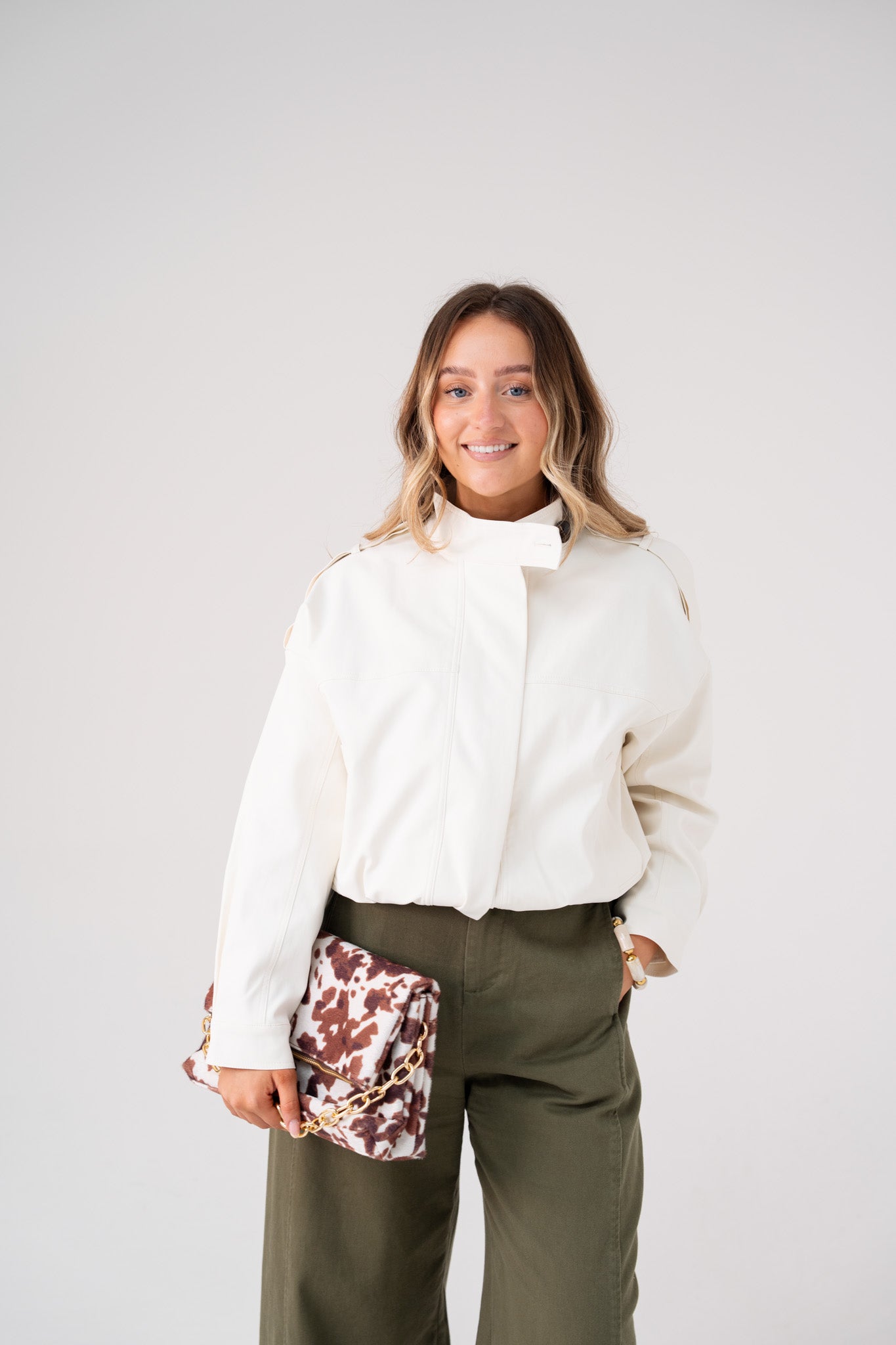 Maria Short Trench Coat In Off White