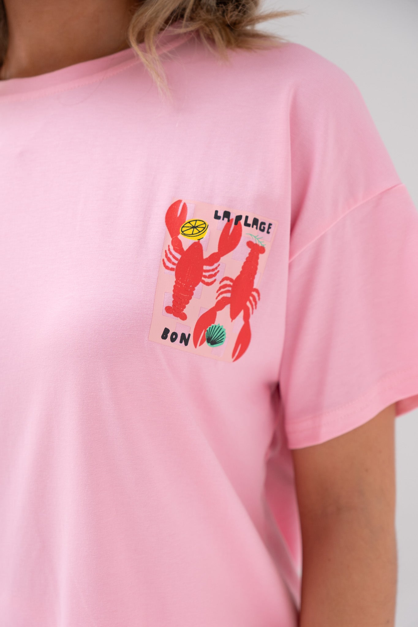 Melanie Lobster Graphic T-Shirt In Pink