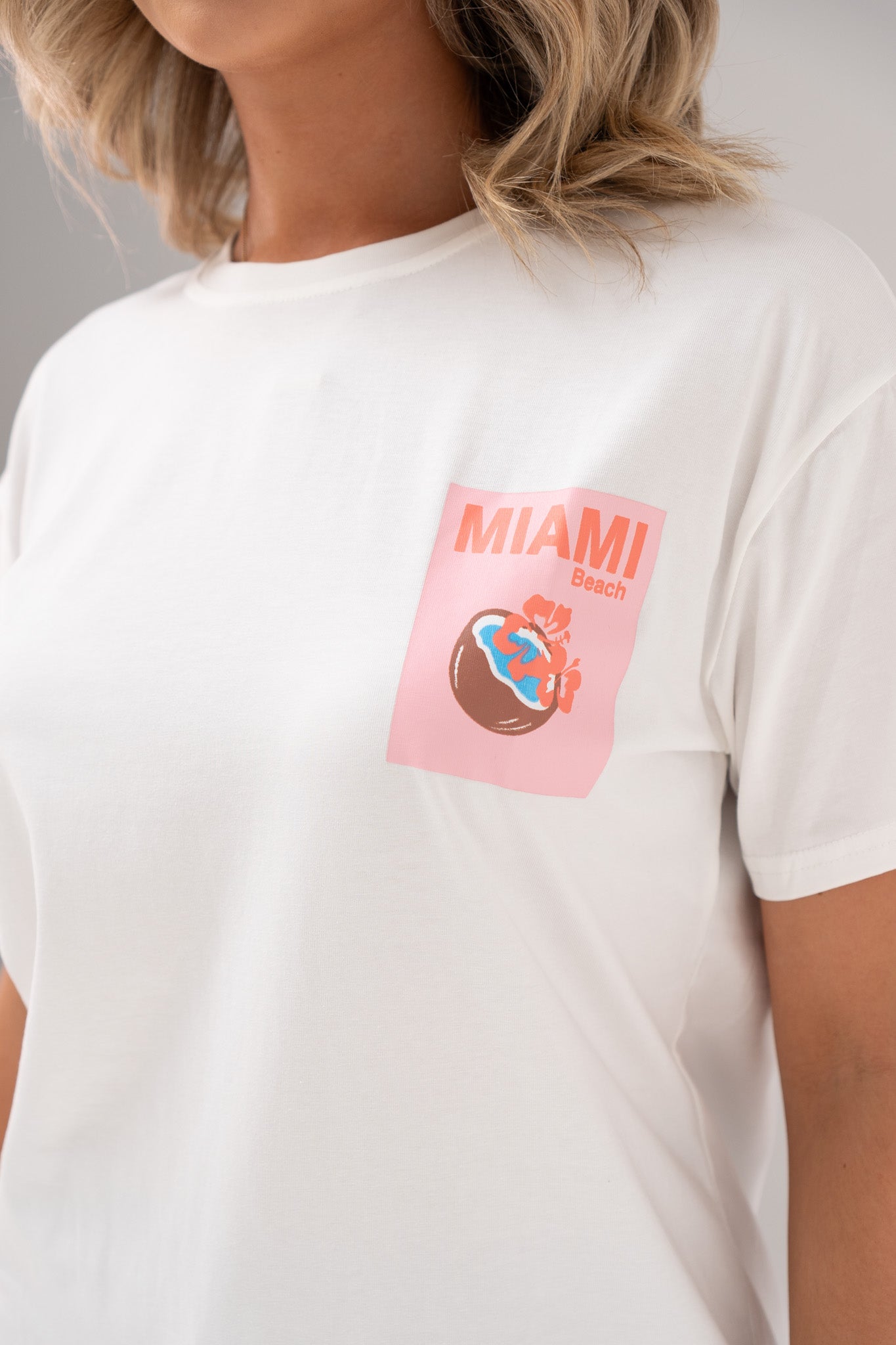 Melanie Miami Beach Coconut T-Shirt In White