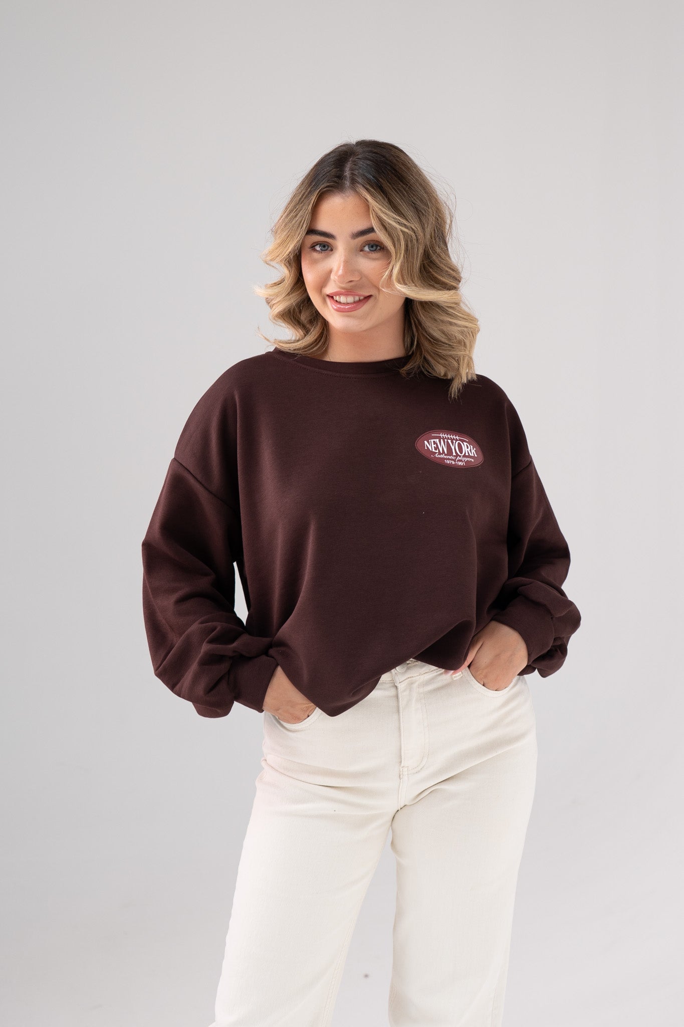 Melanie New York Graphic Sweatshirt In Chocolate
