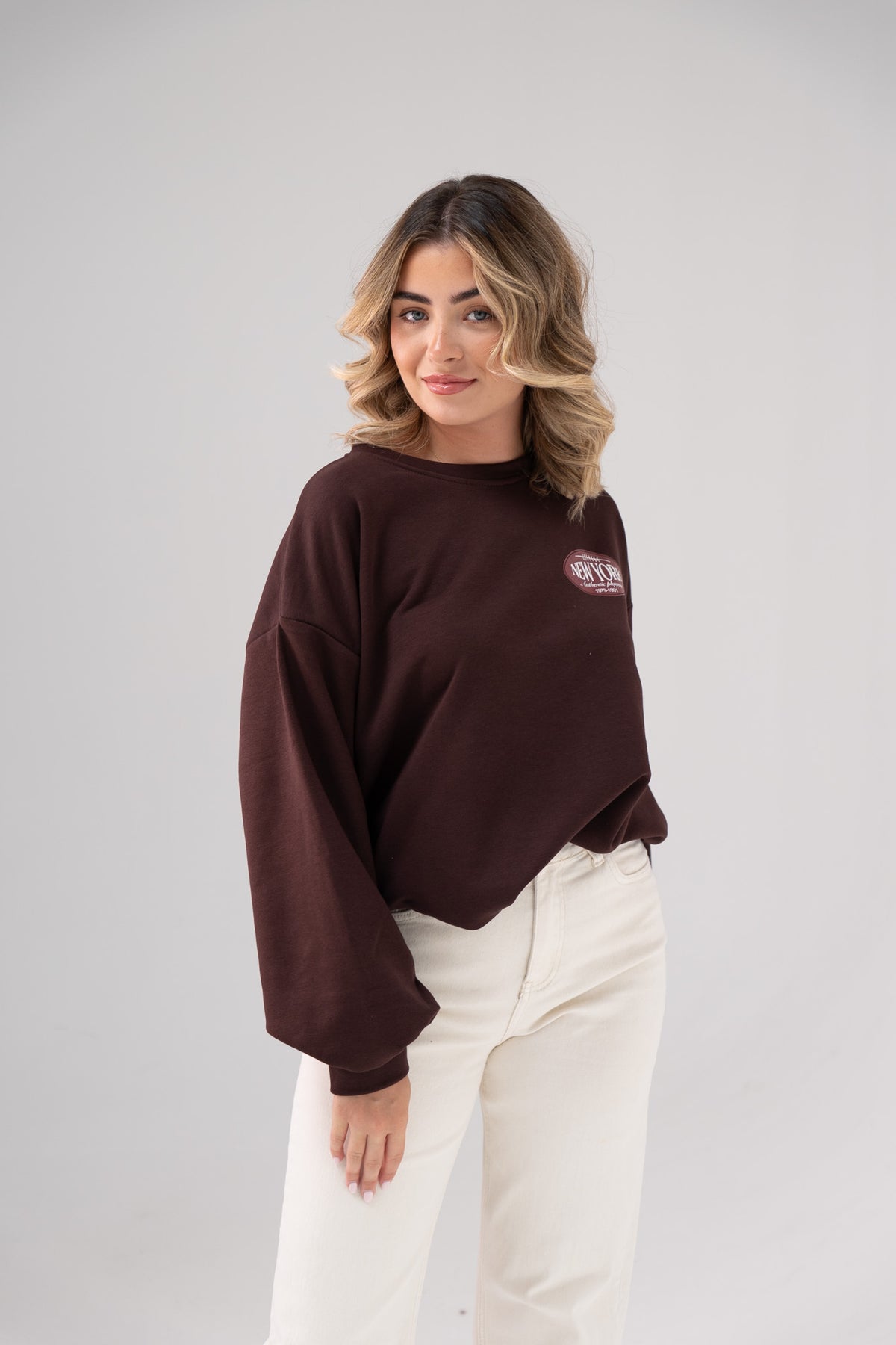 Melanie New York Graphic Sweatshirt In Chocolate