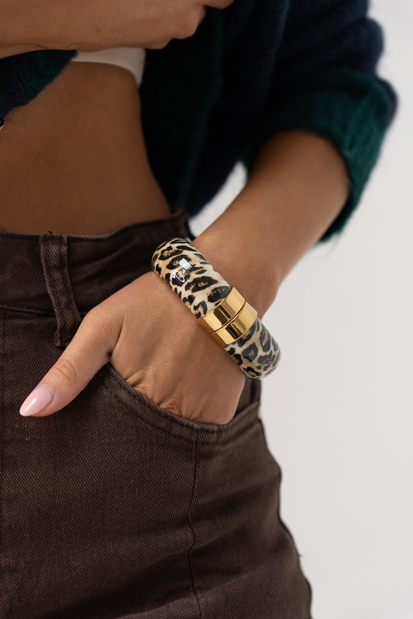Olive Chunky Bangle In Leopard