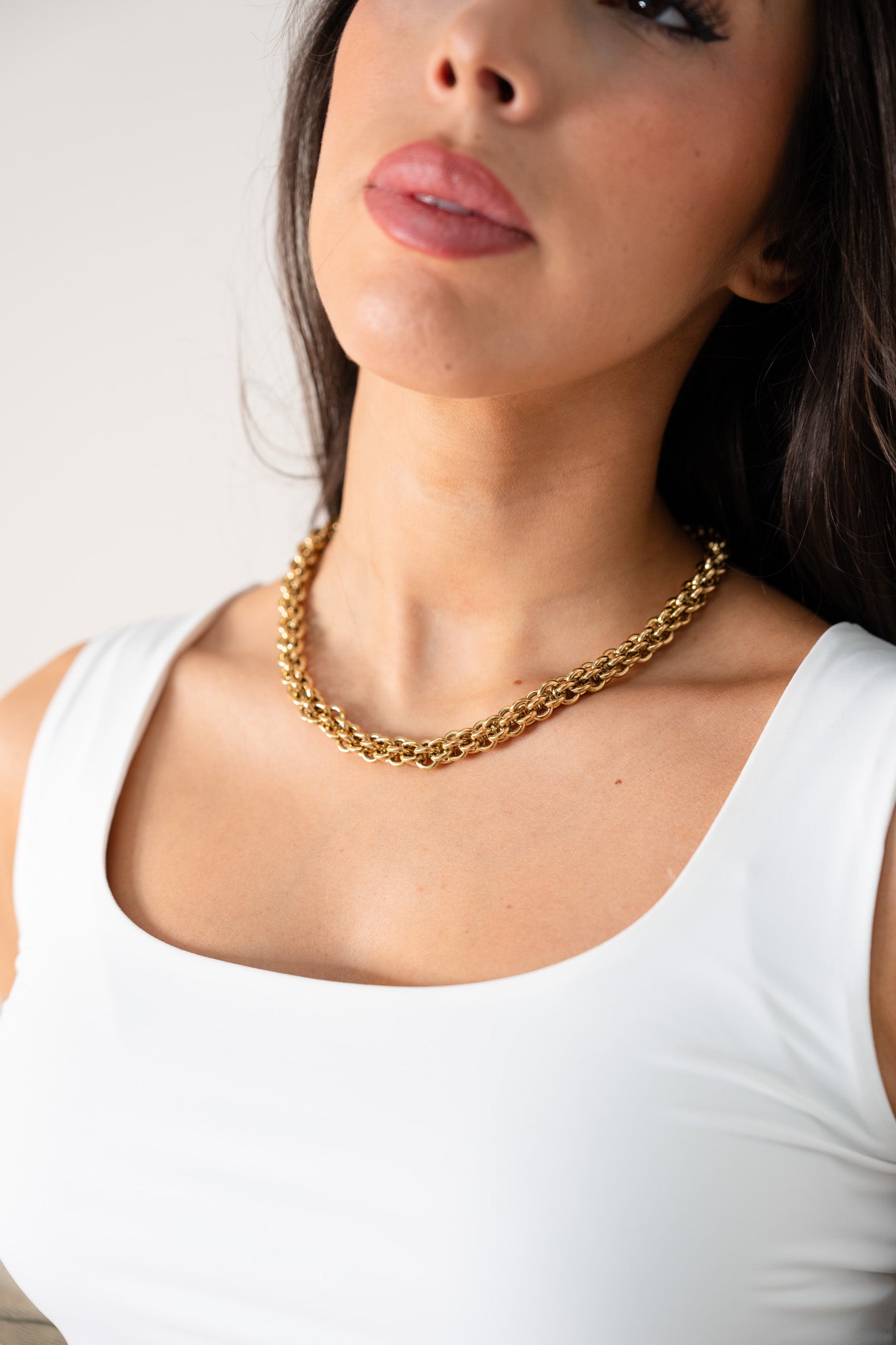Olive Chunky Linked Necklace In Gold