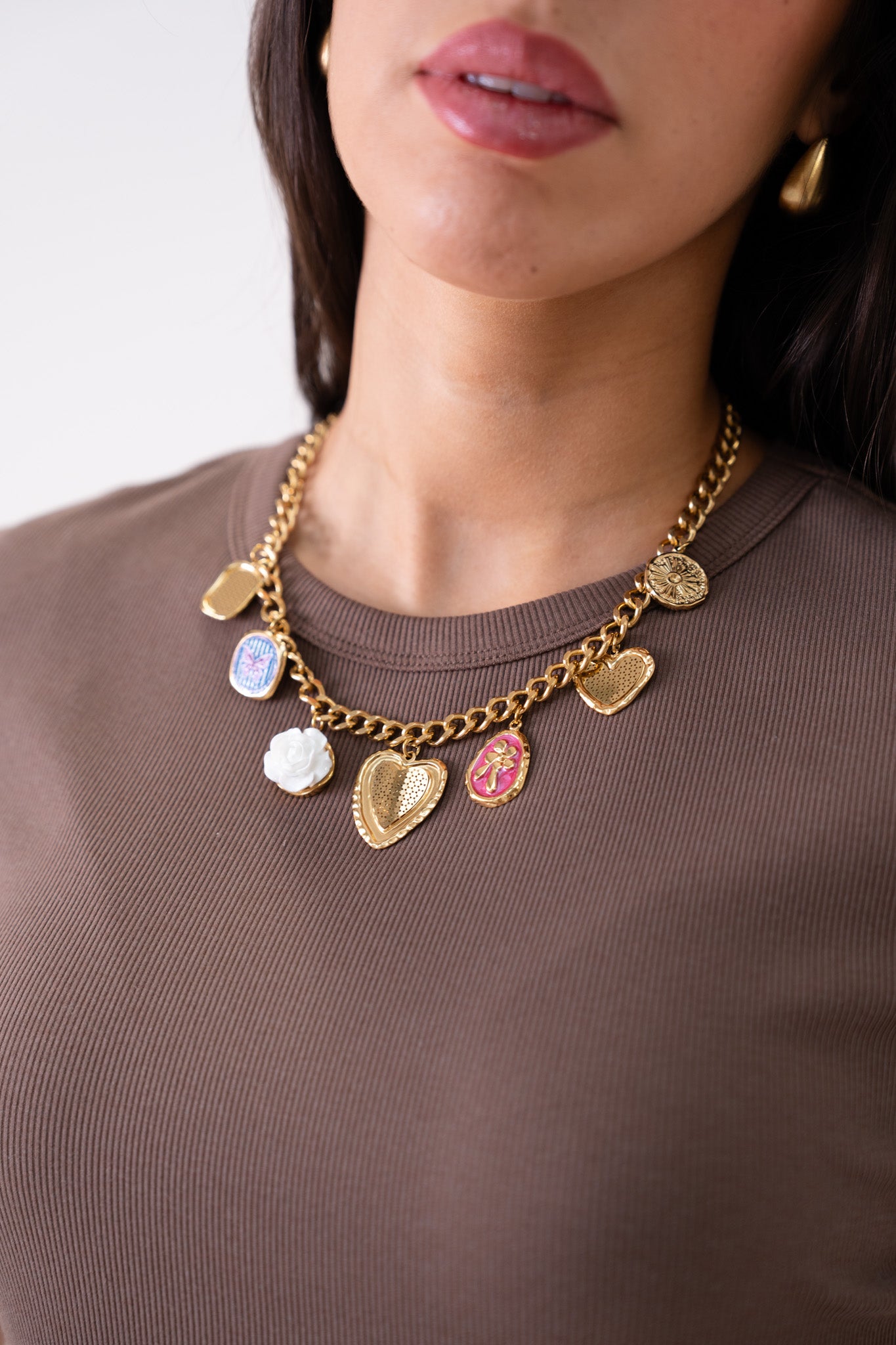 Olive Linked Charm Necklace In Gold