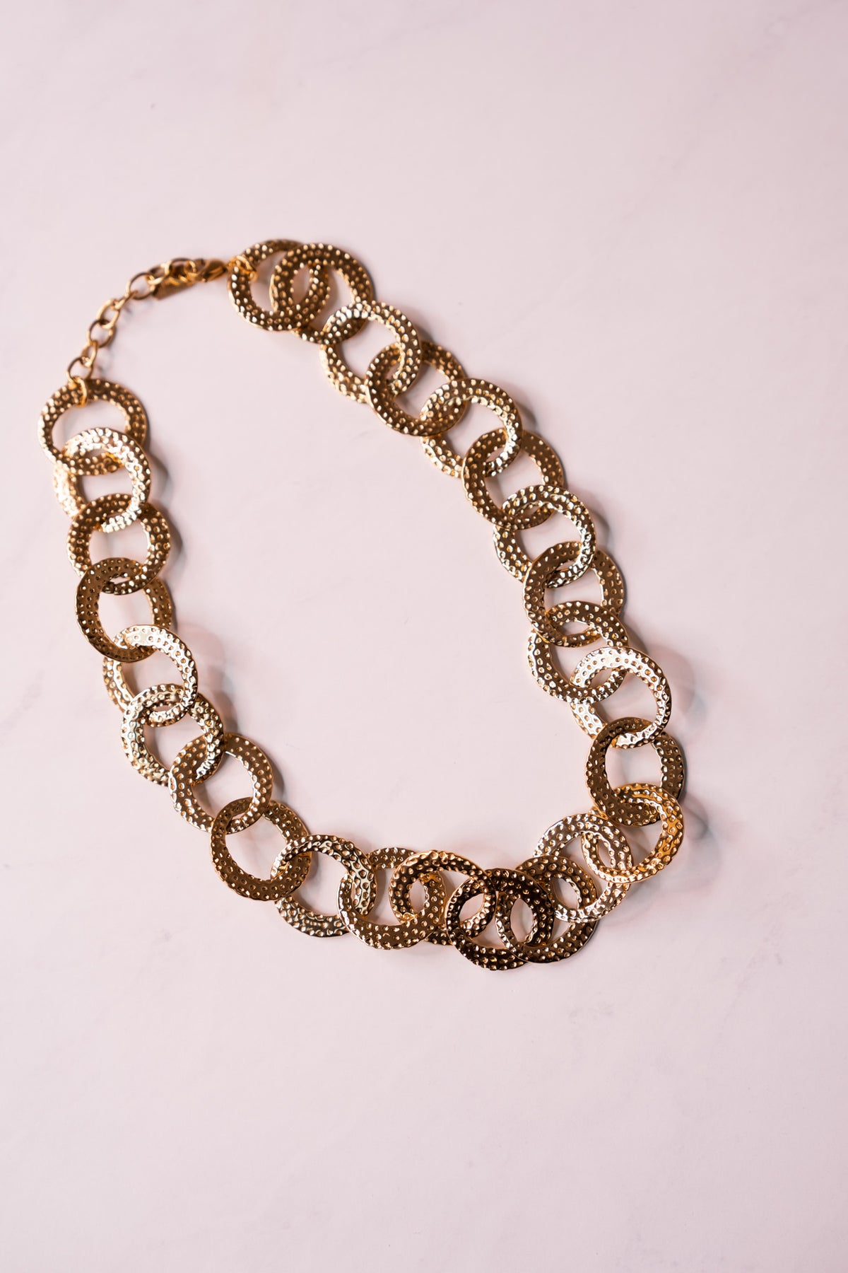 Olive Oversize Link Necklace In Gold
