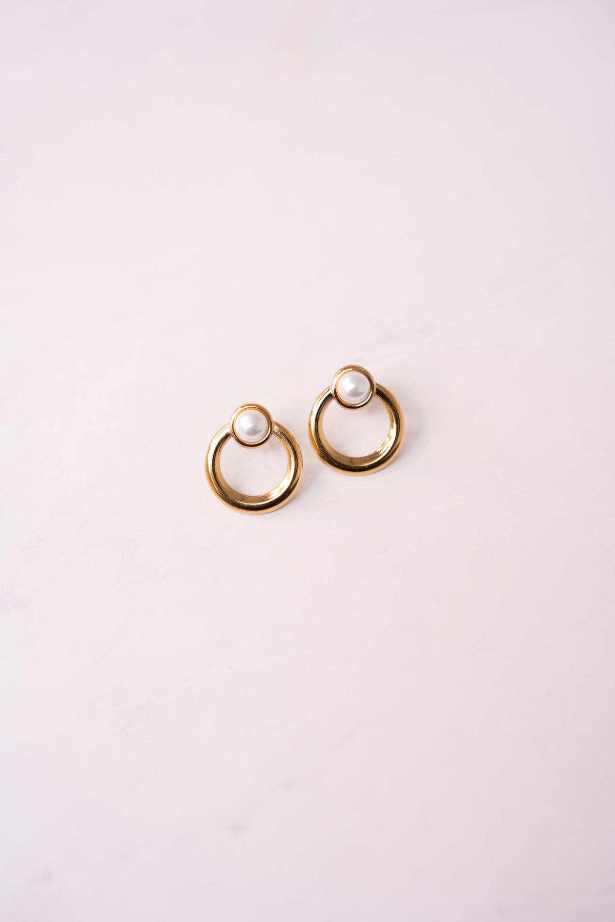 Olive Pearl Detail Circle Earrings In Gold