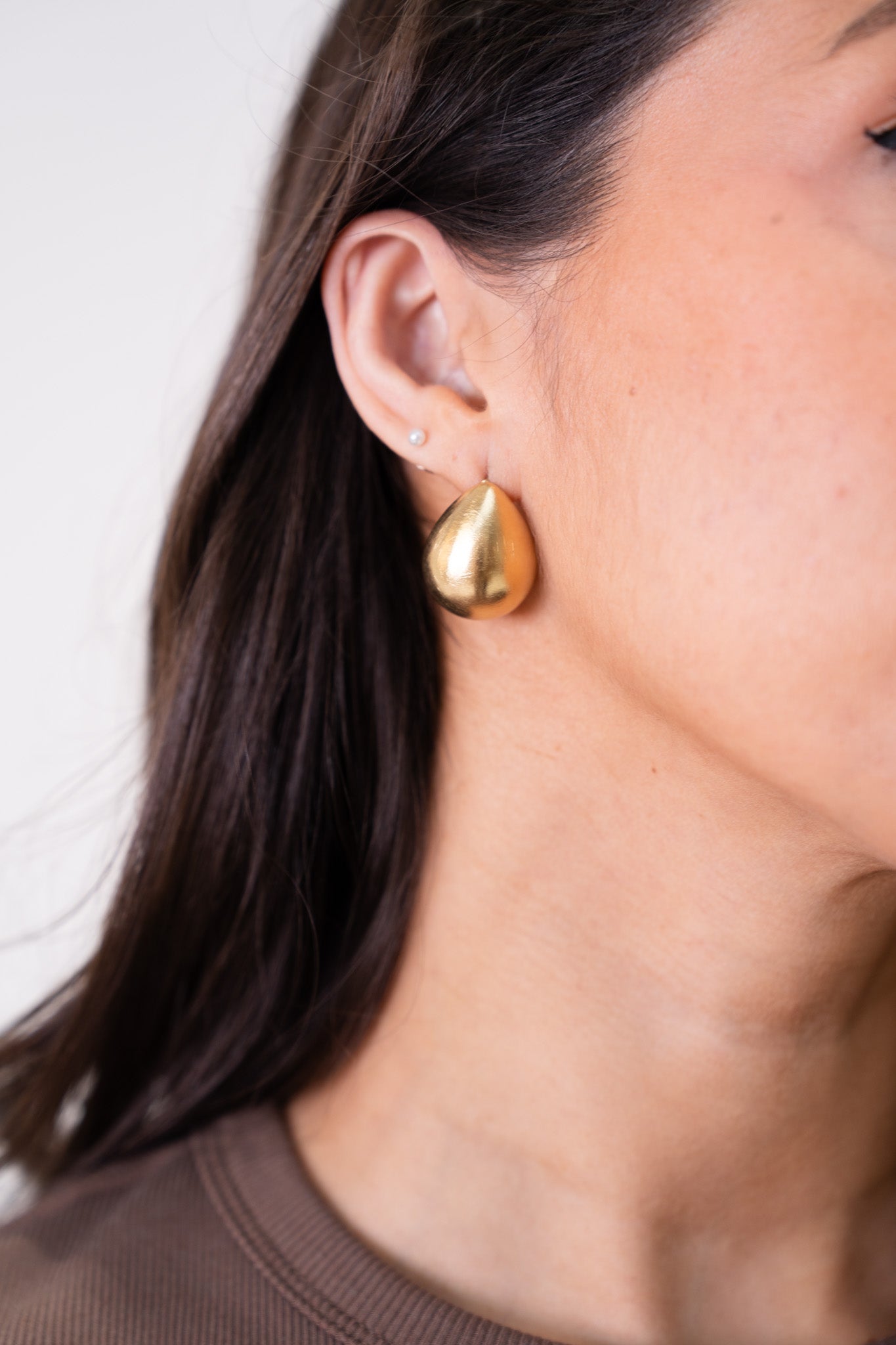 Olive Teardrop Earring In Gold