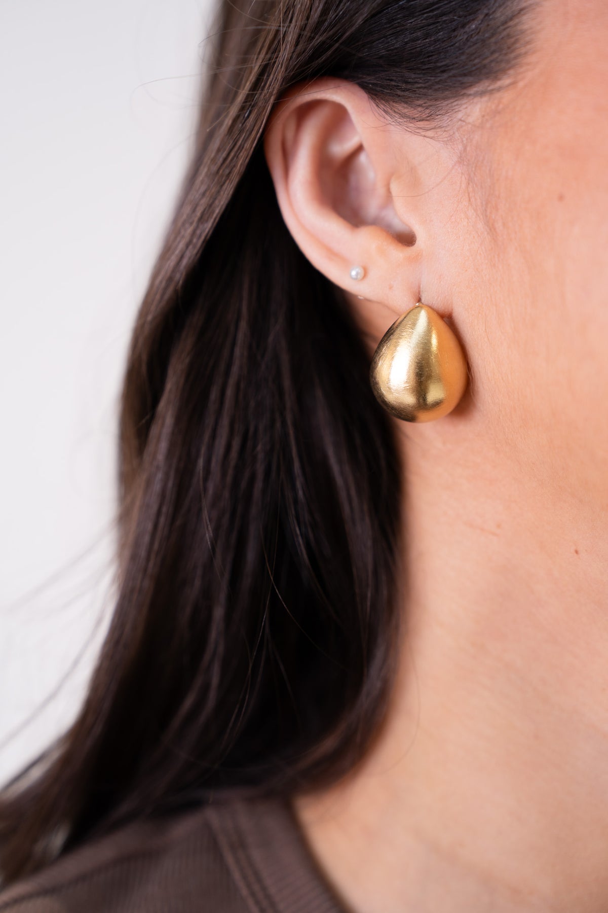 Olive Teardrop Earring In Gold