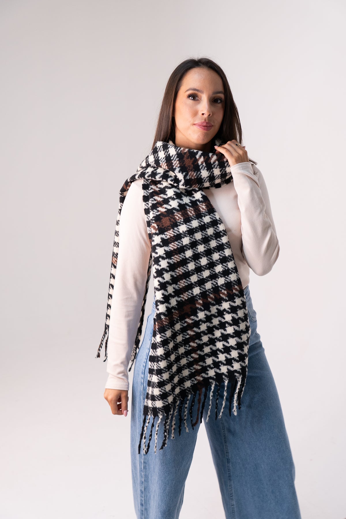 Orla Houndstooth Scarf In Black Mix