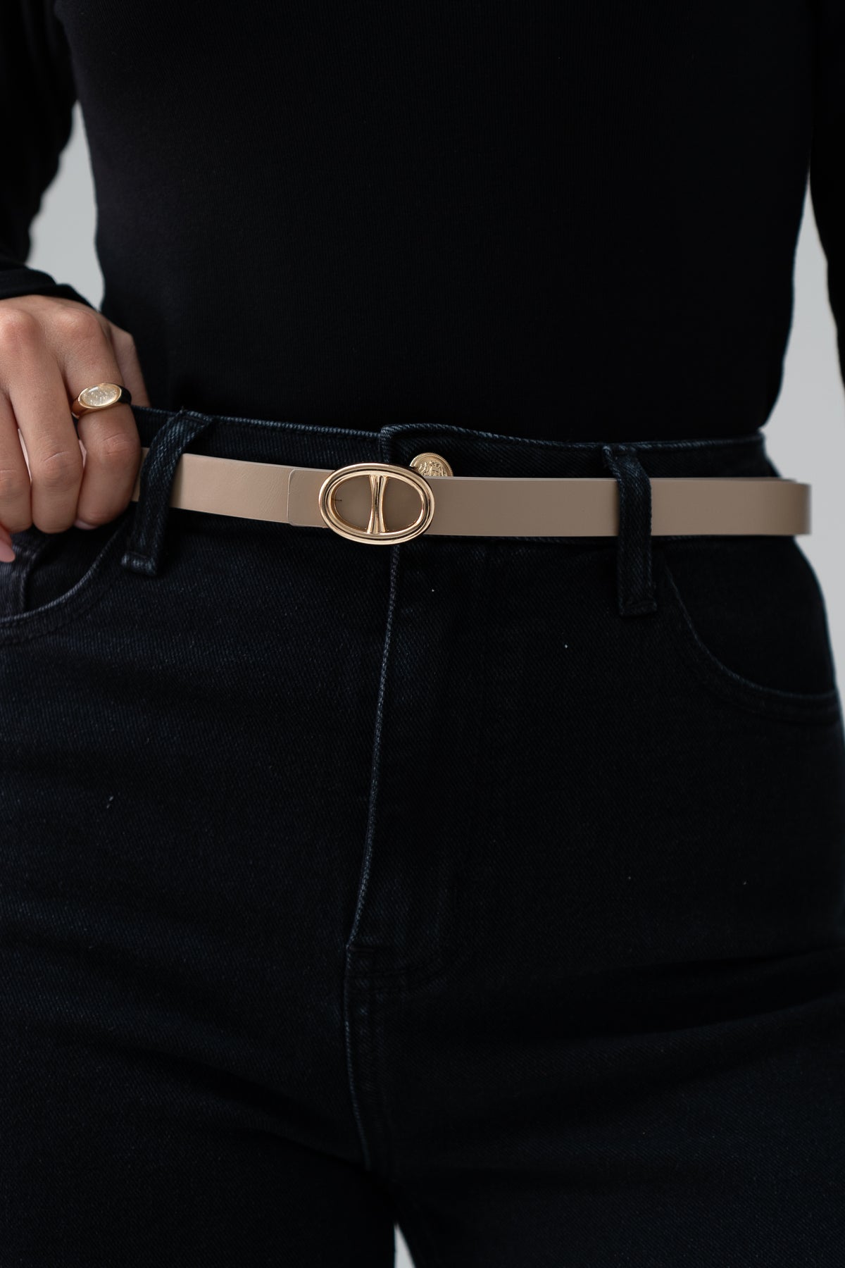 Orla Oval Buckle Belt In Neutral