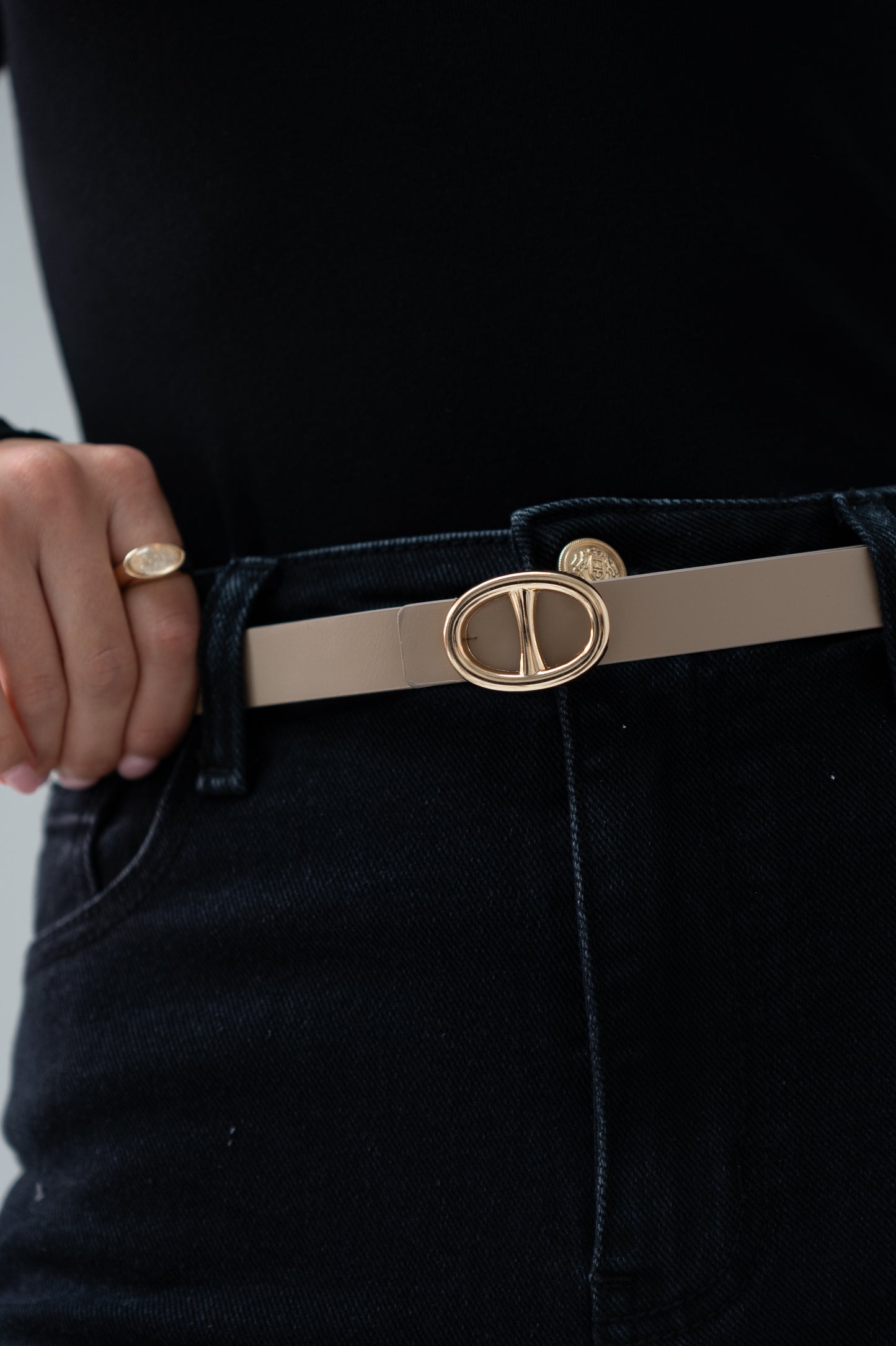 Orla Oval Buckle Belt In Neutral
