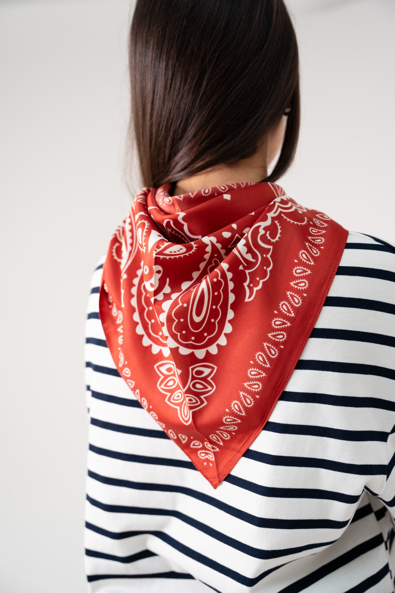 Orla Paisley Print Neck Scarf In Bordeaux