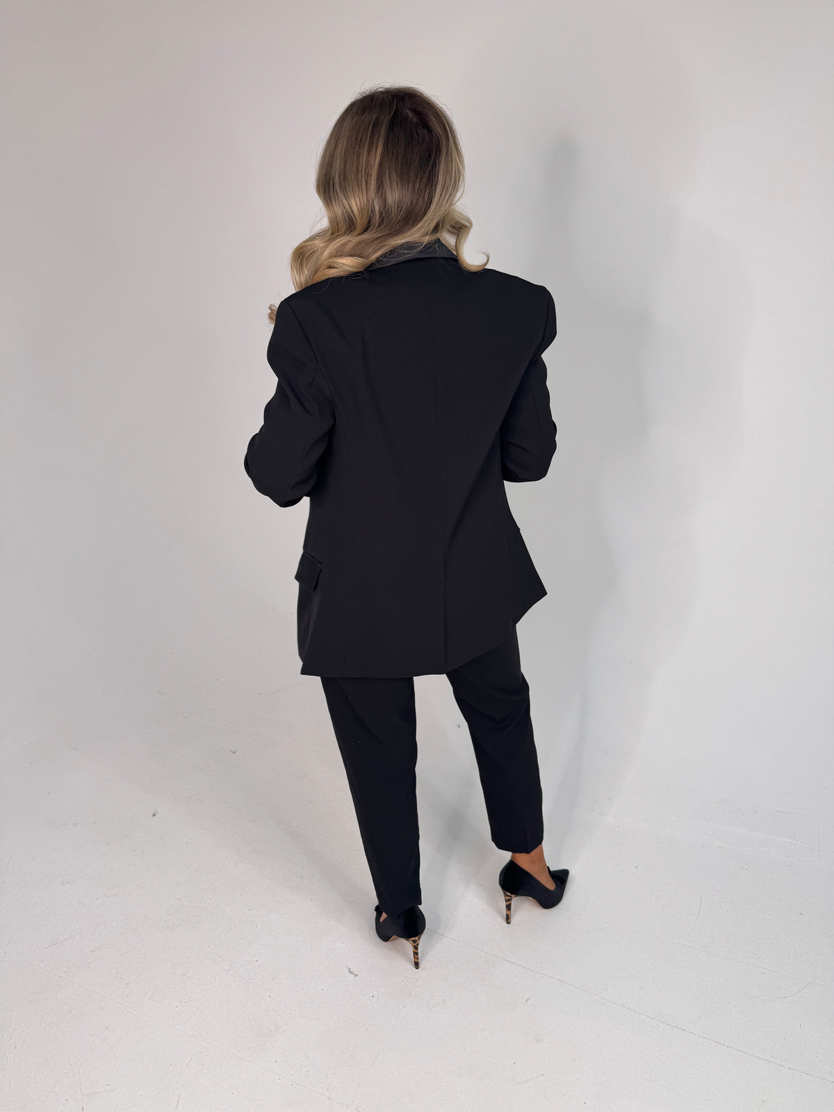 Love Laura Tuxedo Power Blazer In Black