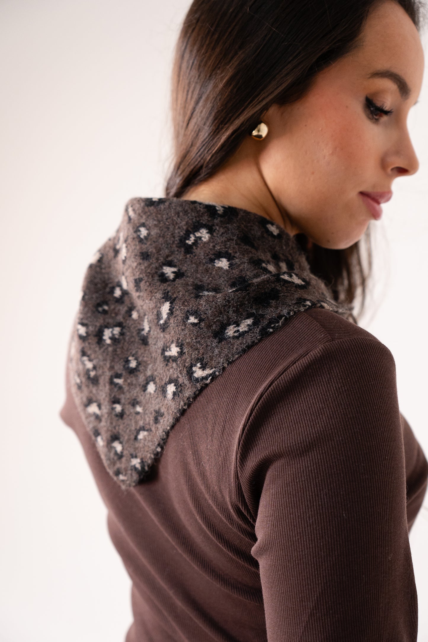 Polly Leopard Knit Neck Scarf In Chocolate