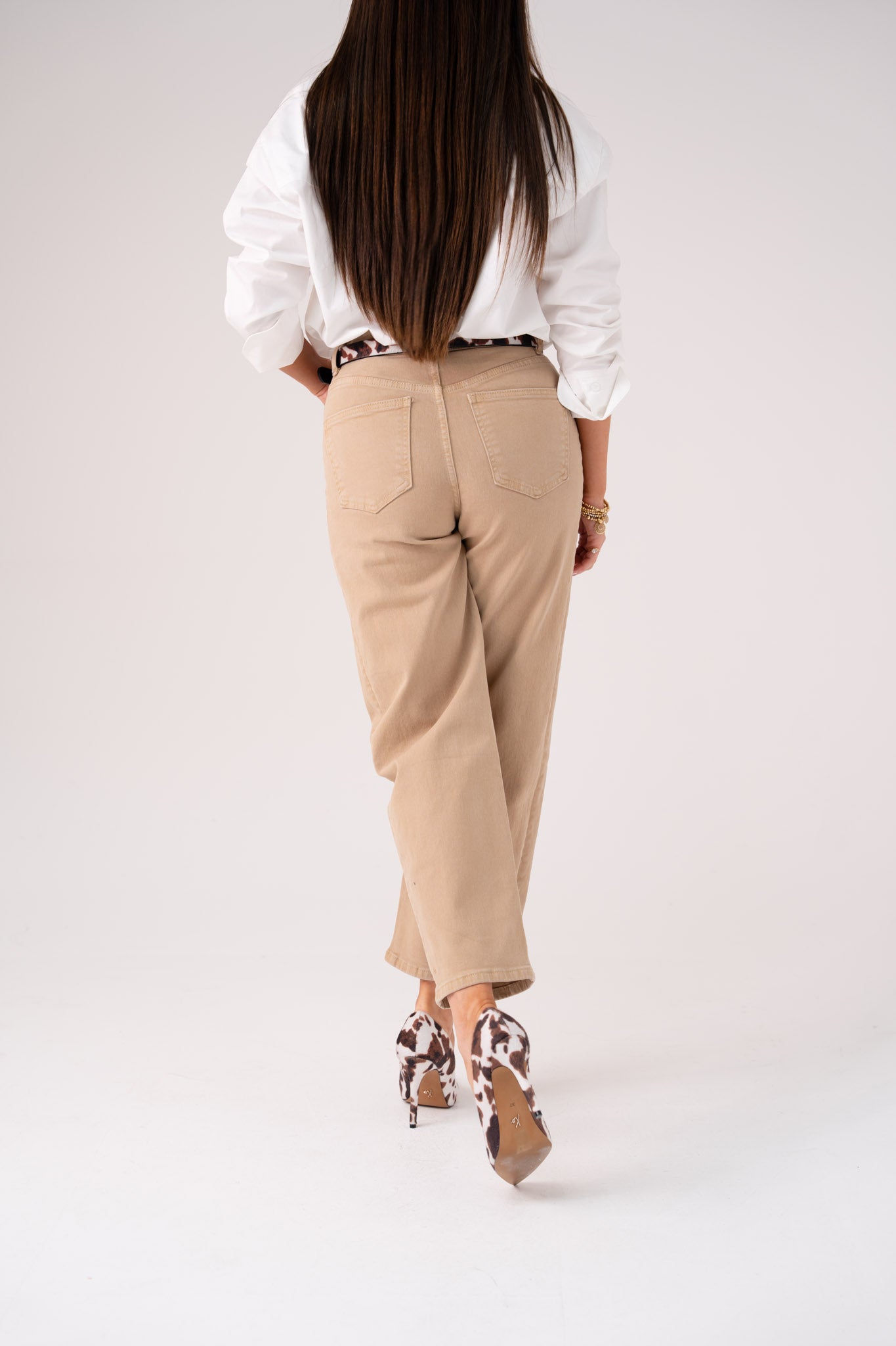 Love Laura Carrot Barrell Jeans In Beige
