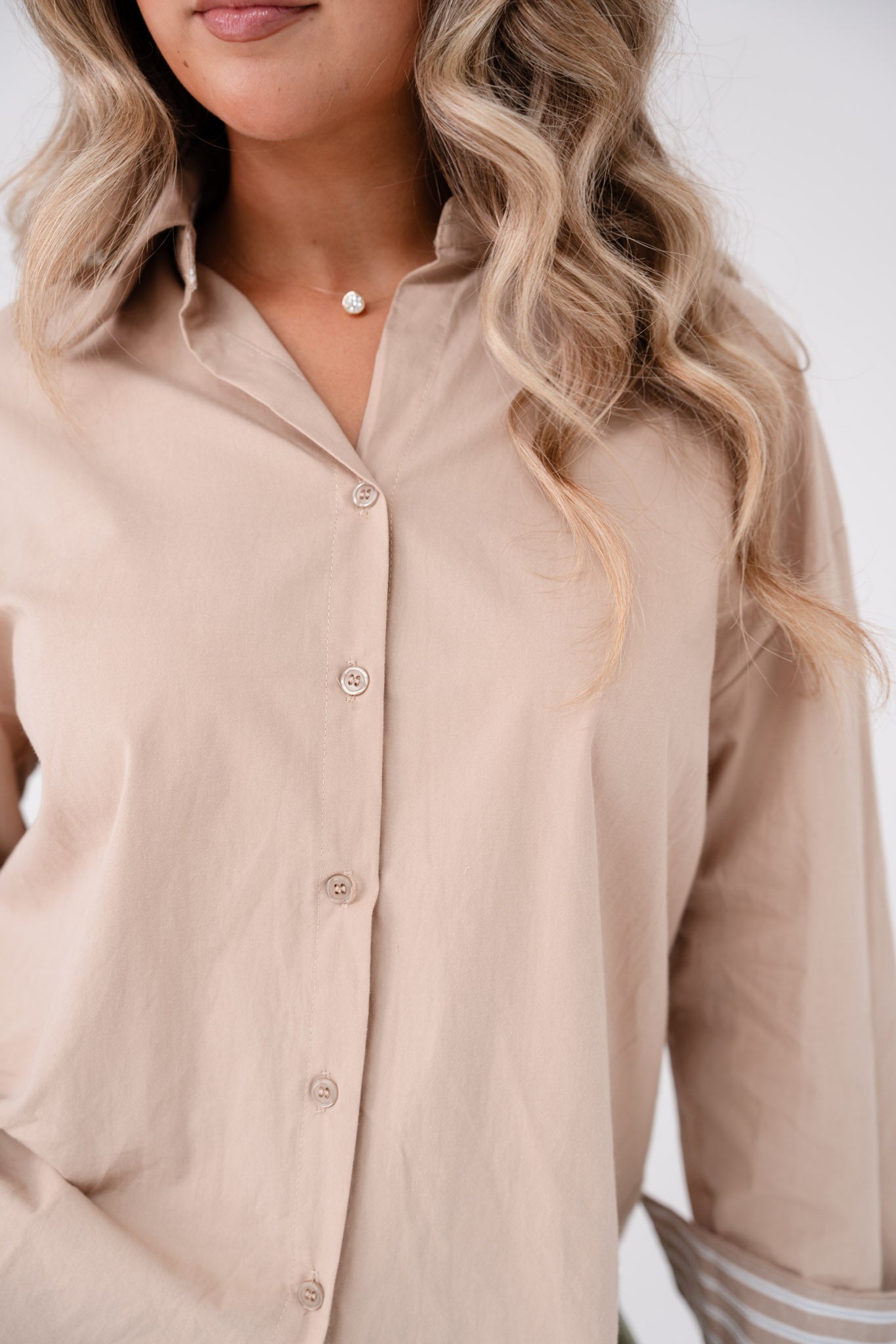 Kiera Contrast Cuff Shirt In Beige