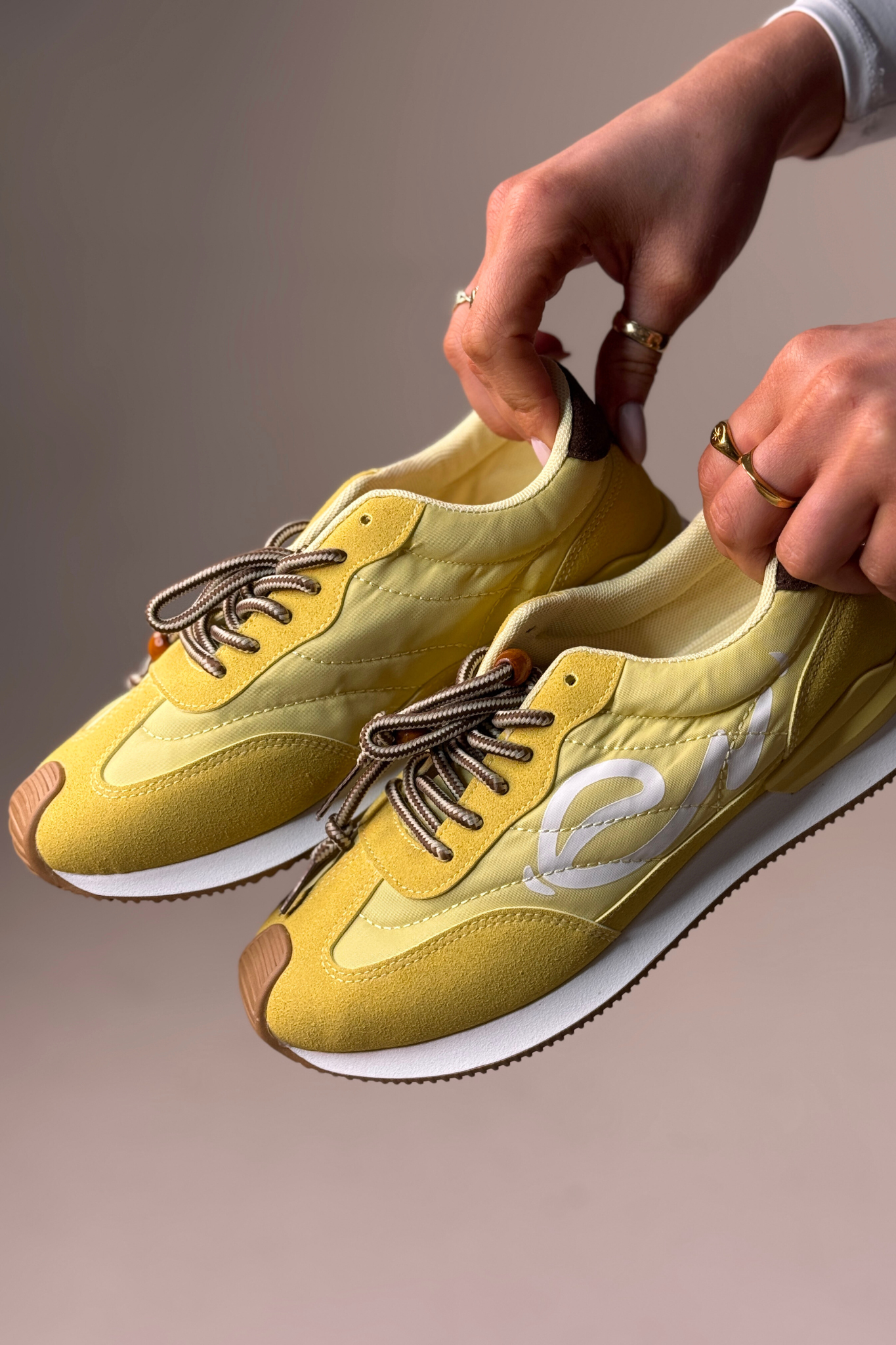 Izzy Trainers In Yellow Mix