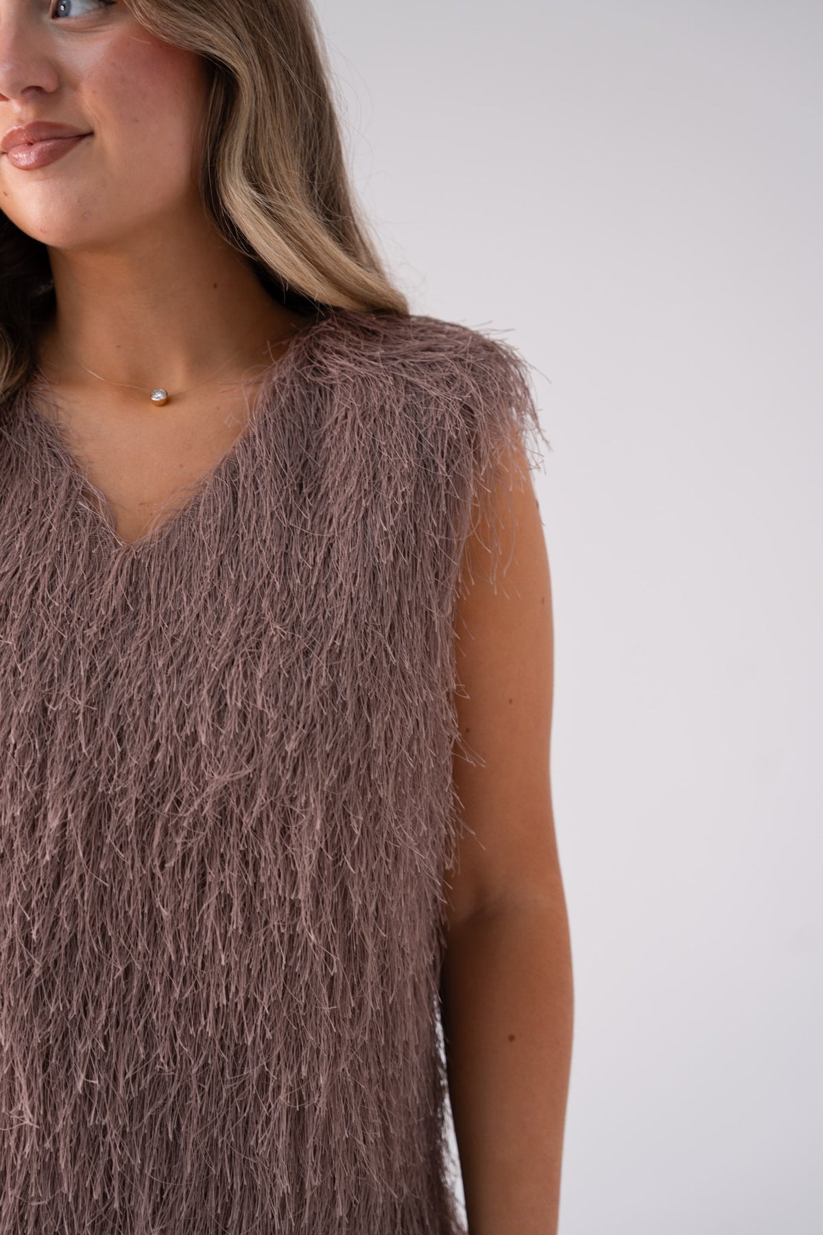 Love Laura Fringed Textured V-Neck Top In Mauve
