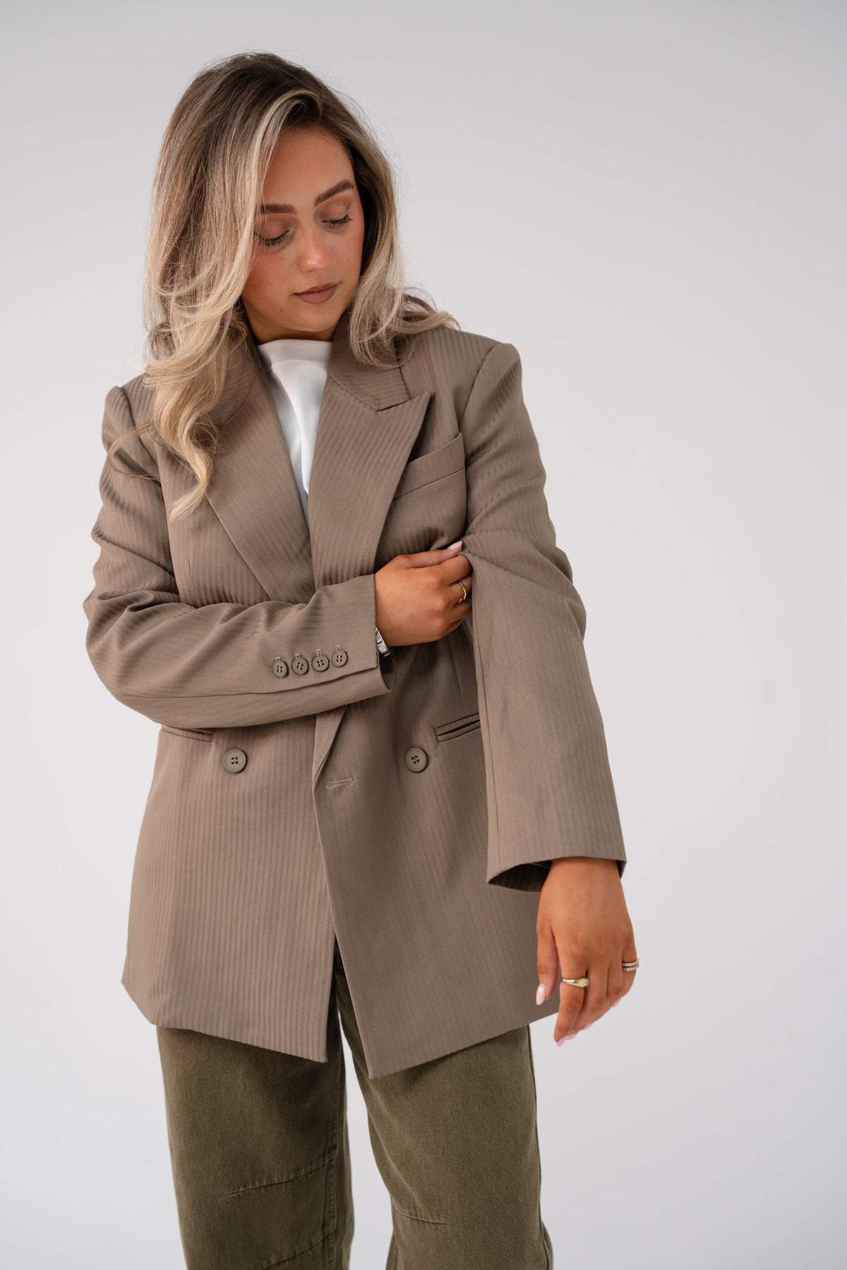 Love Laura Refined Blazer In Taupe