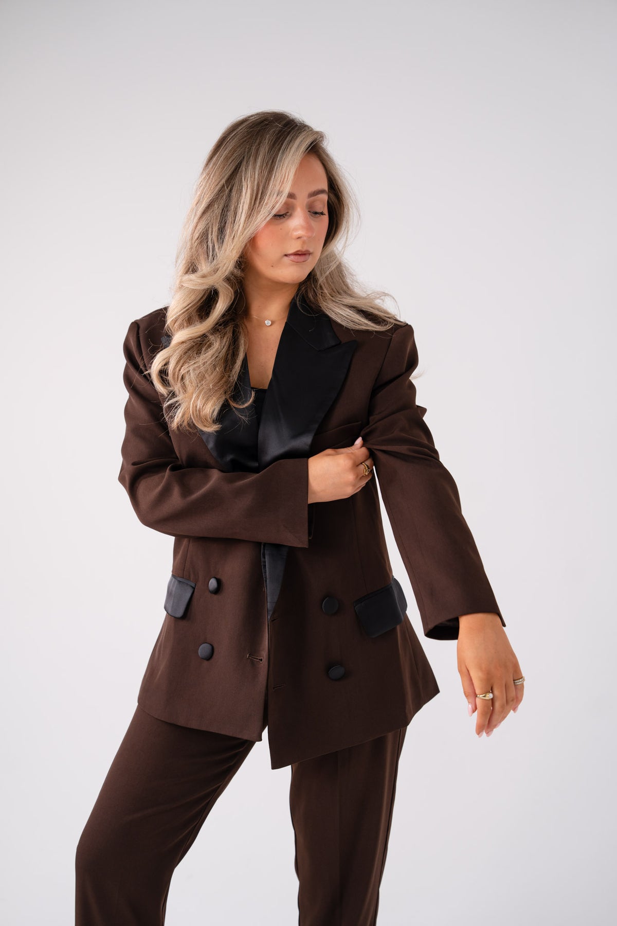 Love Laura Tuxedo Power Blazer In Chocolate