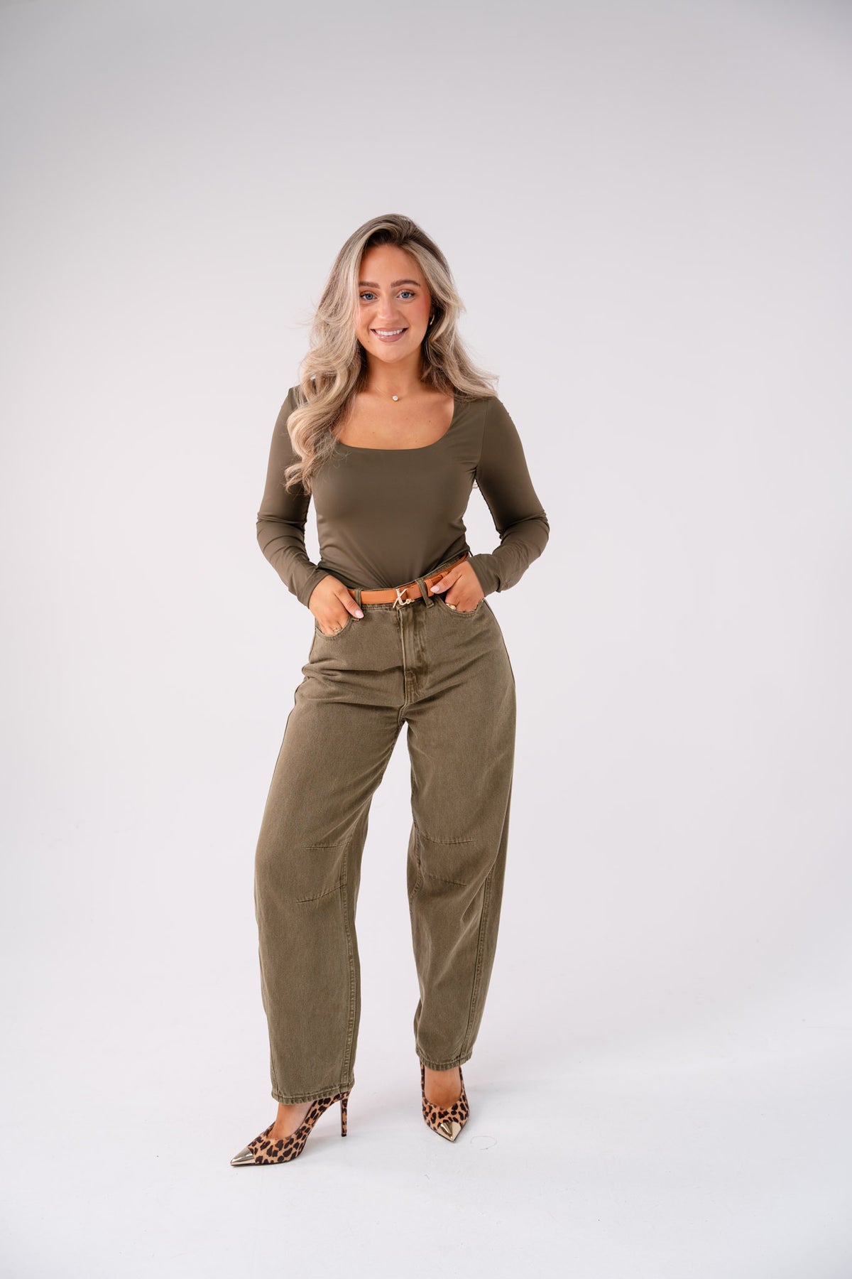 Love Laura Long Sleeve Scoop Top In Khaki